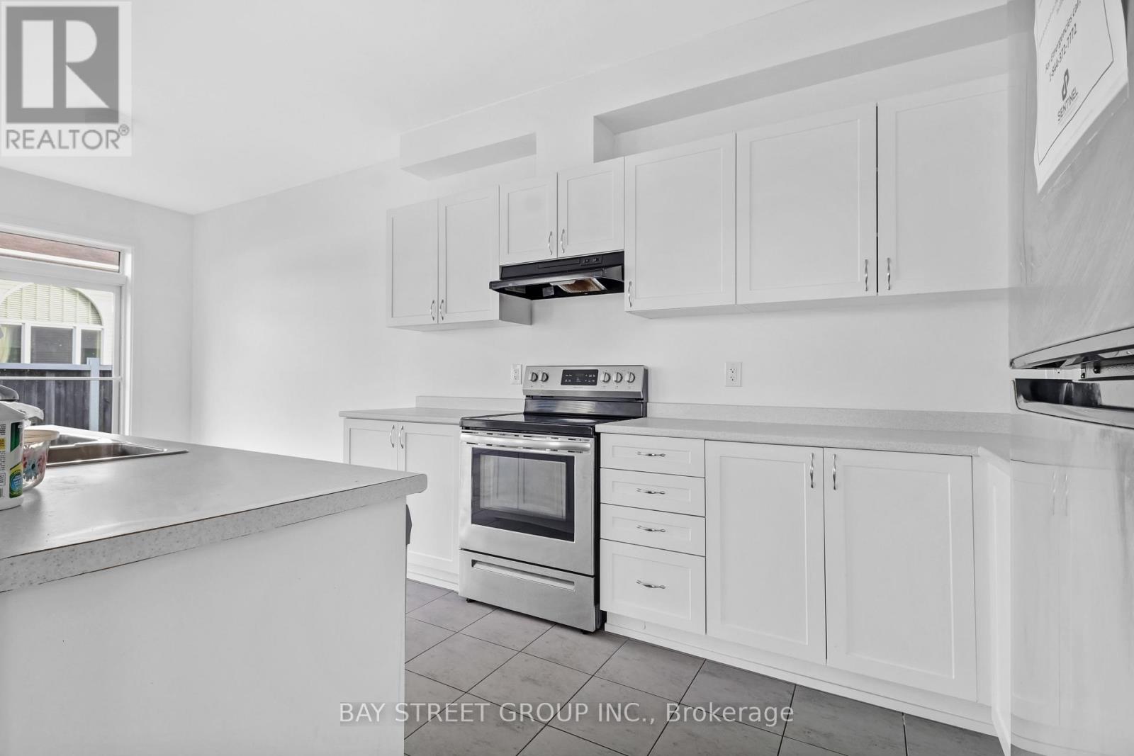 2130 Winsome Terrace, Ottawa, Ontario  K5A 5N1 - Photo 9 - X12481518