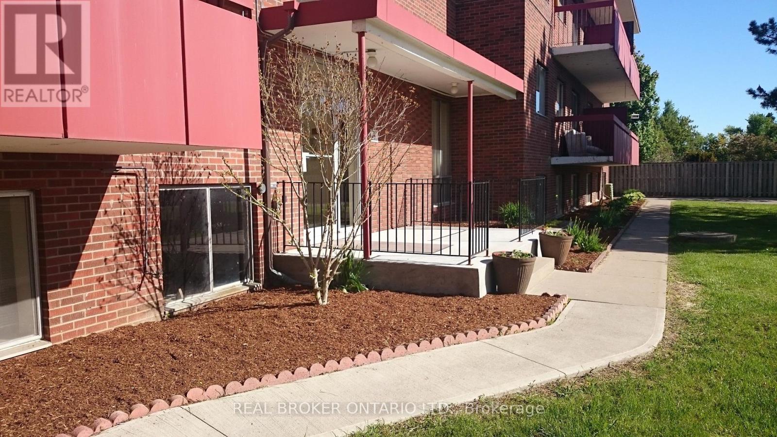 Apt # 102 - 11 Wellington Rd 124, Erin, Ontario  N0B 1T0 - Photo 2 - X12481519