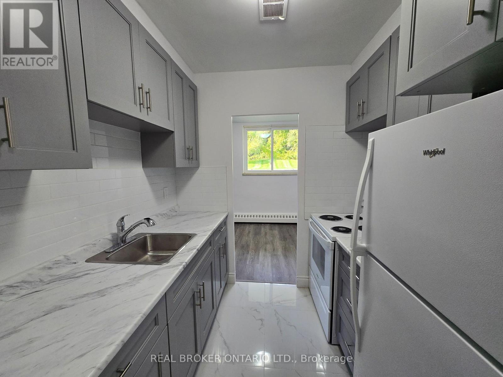 Apt # 102 - 11 Wellington Rd 124, Erin, Ontario  N0B 1T0 - Photo 4 - X12481519
