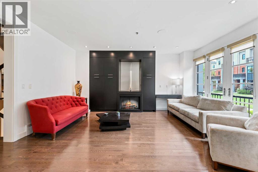 Property at 606 Aspen Meadows Hill SW image 5