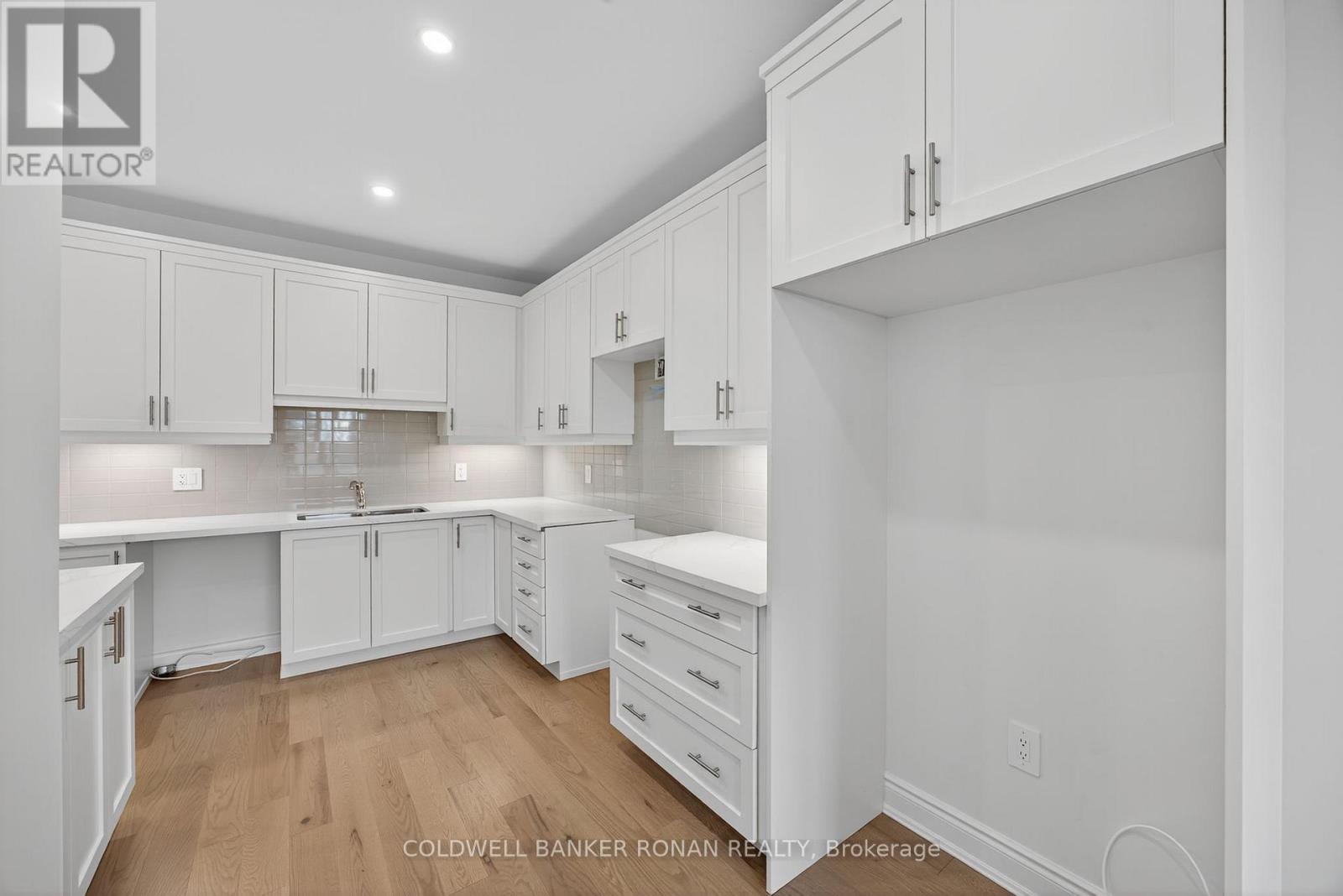 71 Appian Way, New Tecumseth, Ontario  L9R 0W4 - Photo 8 - N12481540