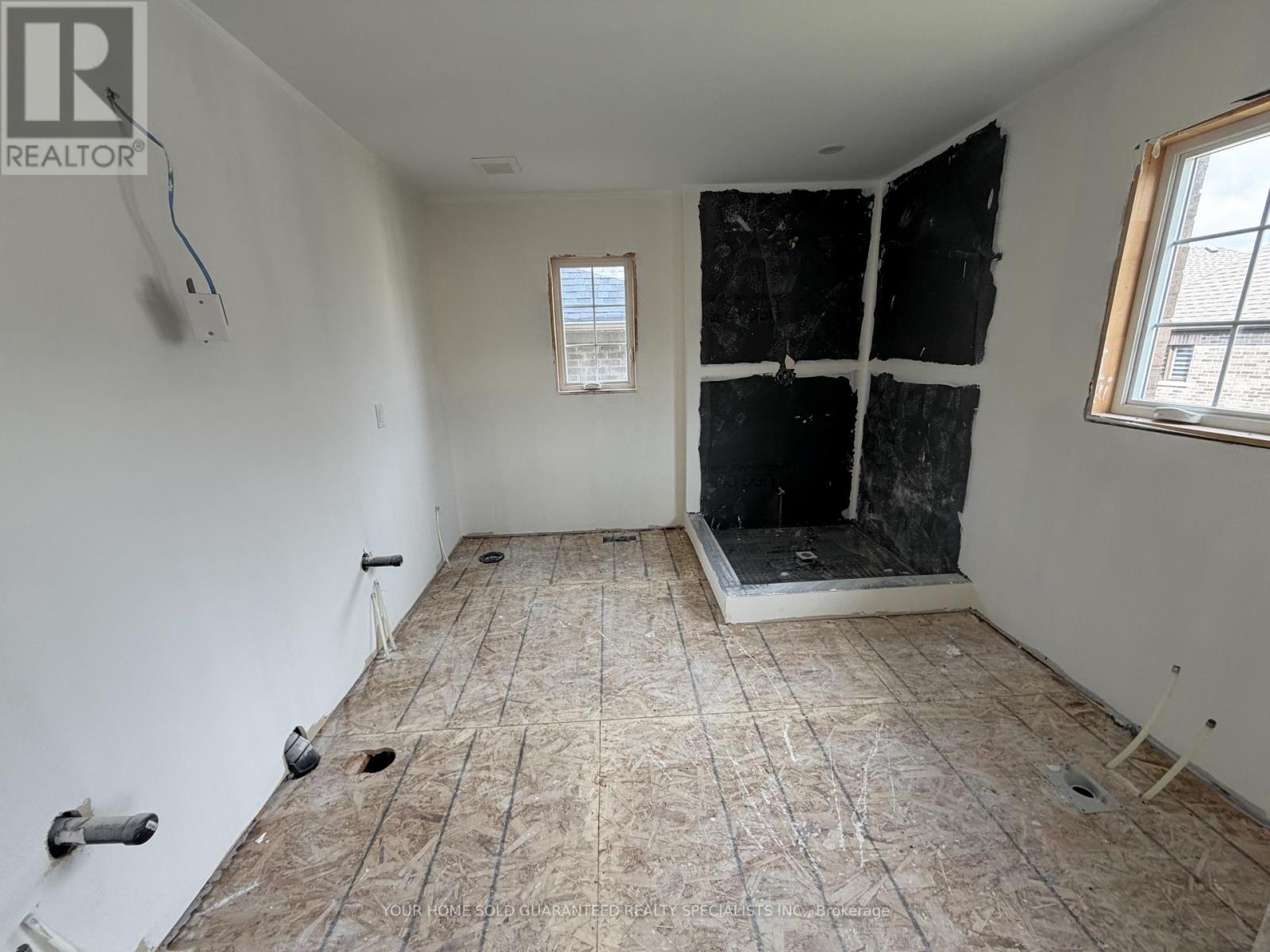 95 Calypso Avenue, Springwater, Ontario  L0L 1Y3 - Photo 11 - S12481546