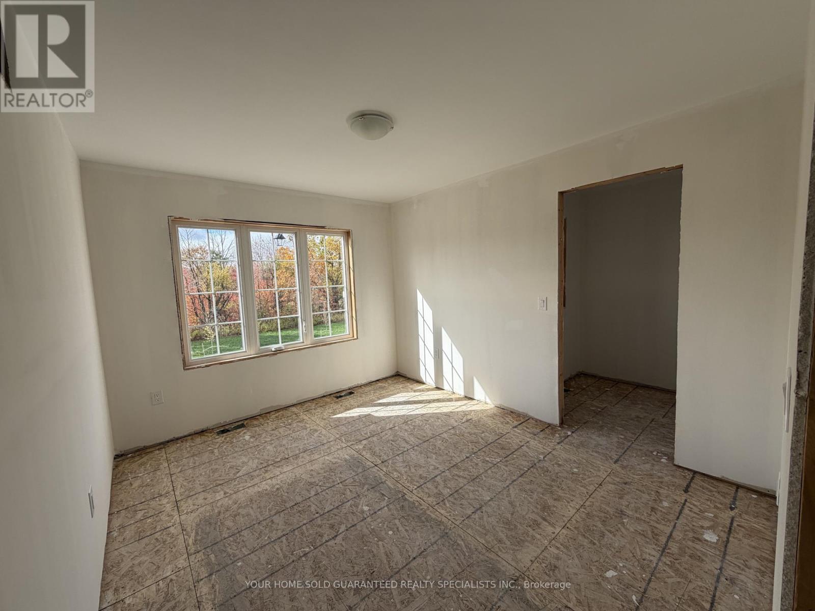 95 Calypso Avenue, Springwater, Ontario  L0L 1Y3 - Photo 14 - S12481546