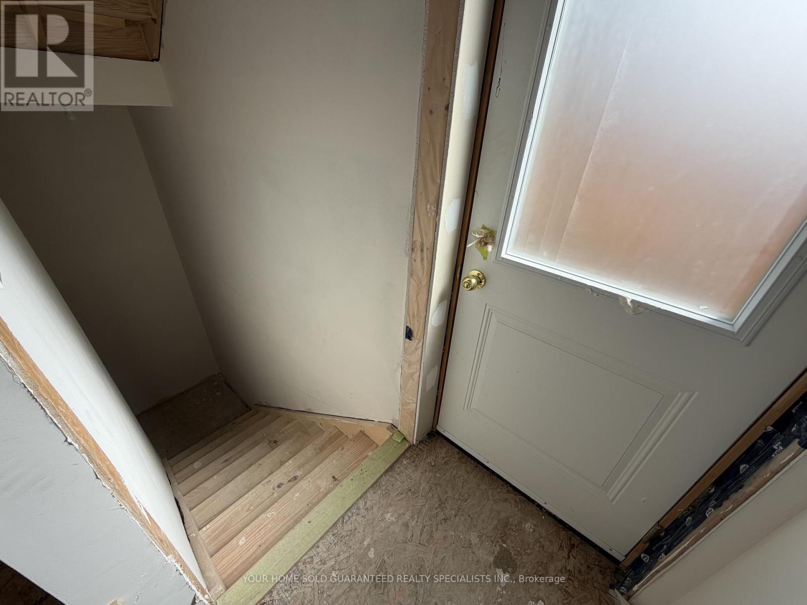 95 Calypso Avenue, Springwater, Ontario  L0L 1Y3 - Photo 18 - S12481546