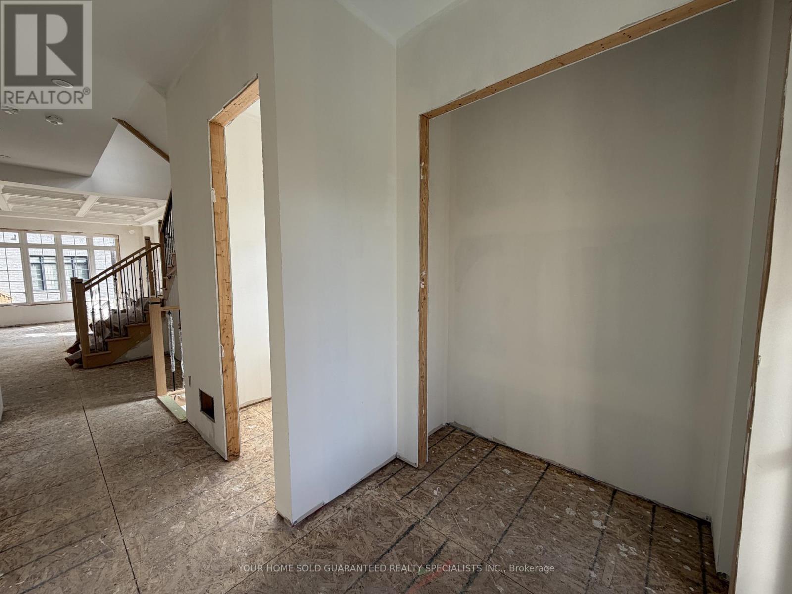 95 Calypso Avenue, Springwater, Ontario  L0L 1Y3 - Photo 3 - S12481546