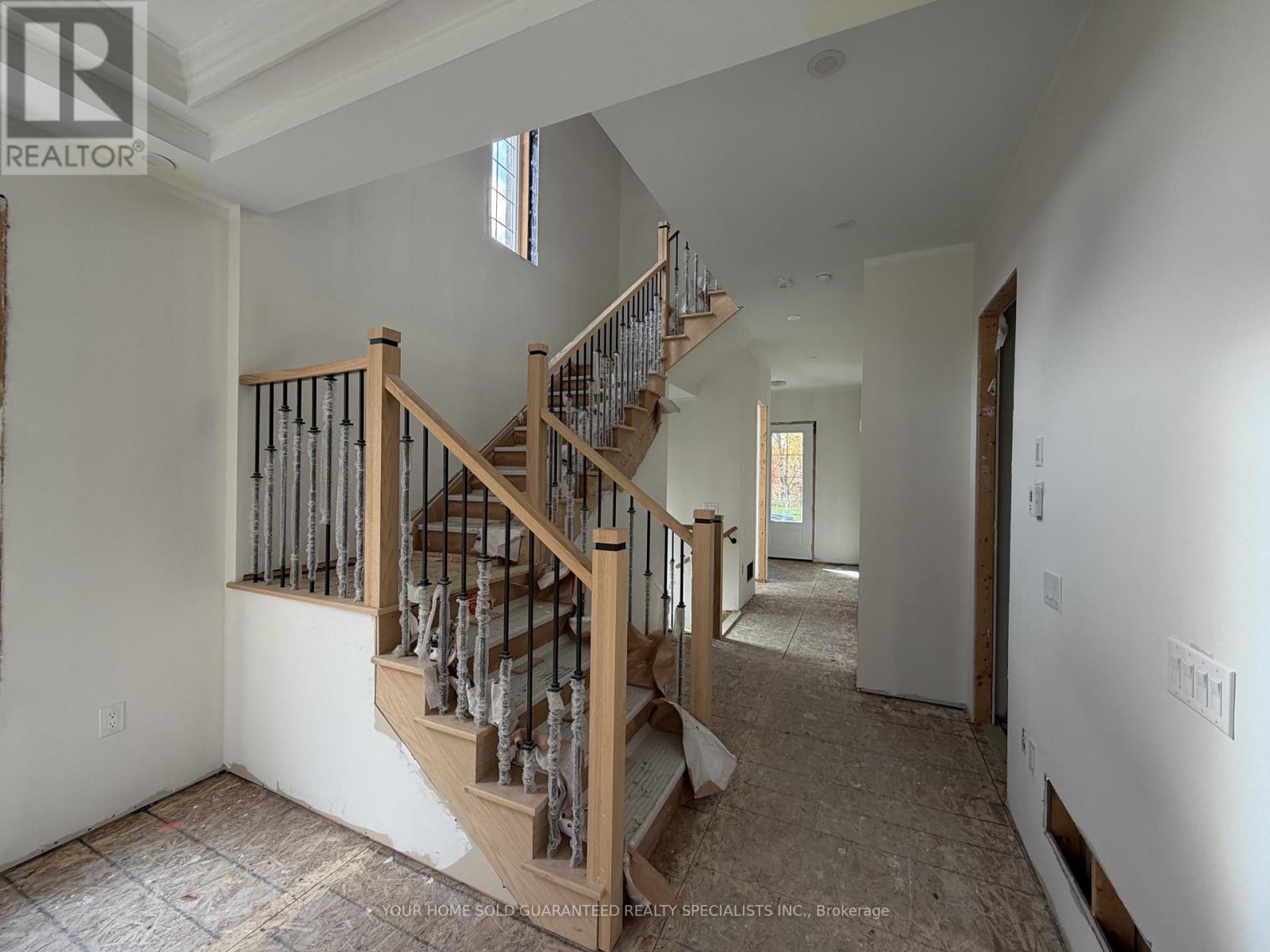 95 Calypso Avenue, Springwater, Ontario  L0L 1Y3 - Photo 4 - S12481546