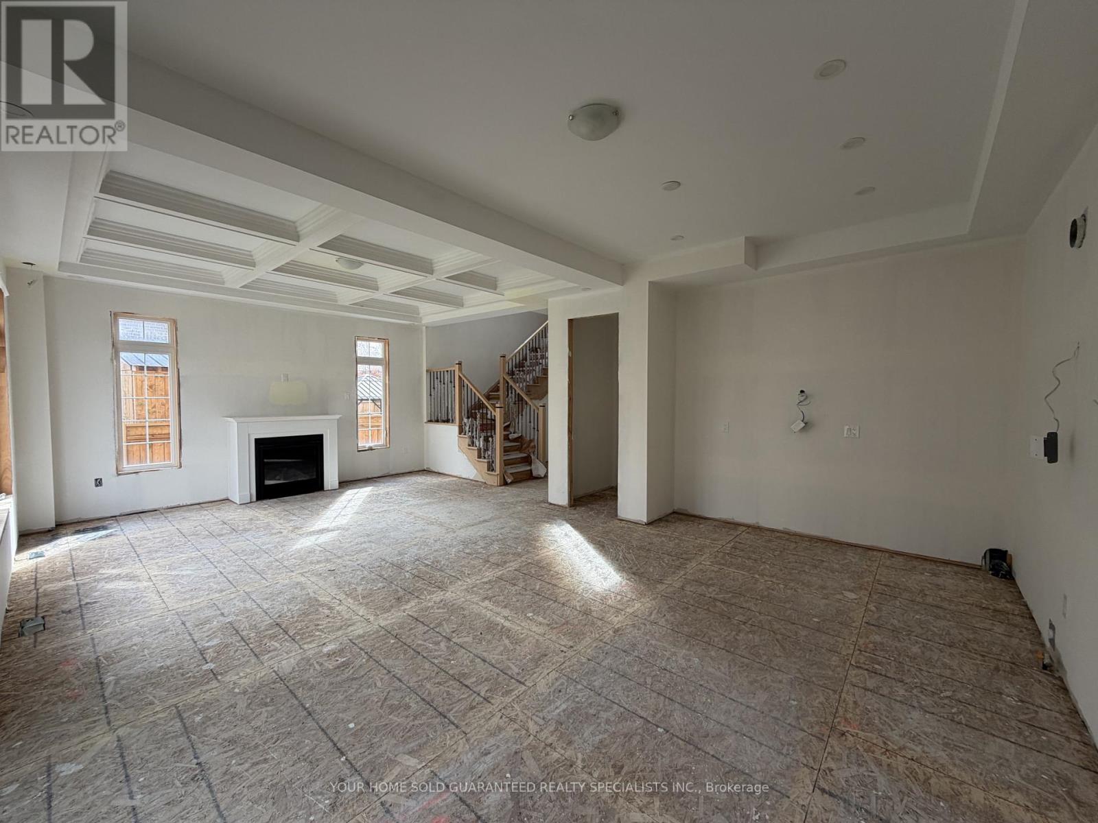 95 Calypso Avenue, Springwater, Ontario  L0L 1Y3 - Photo 6 - S12481546