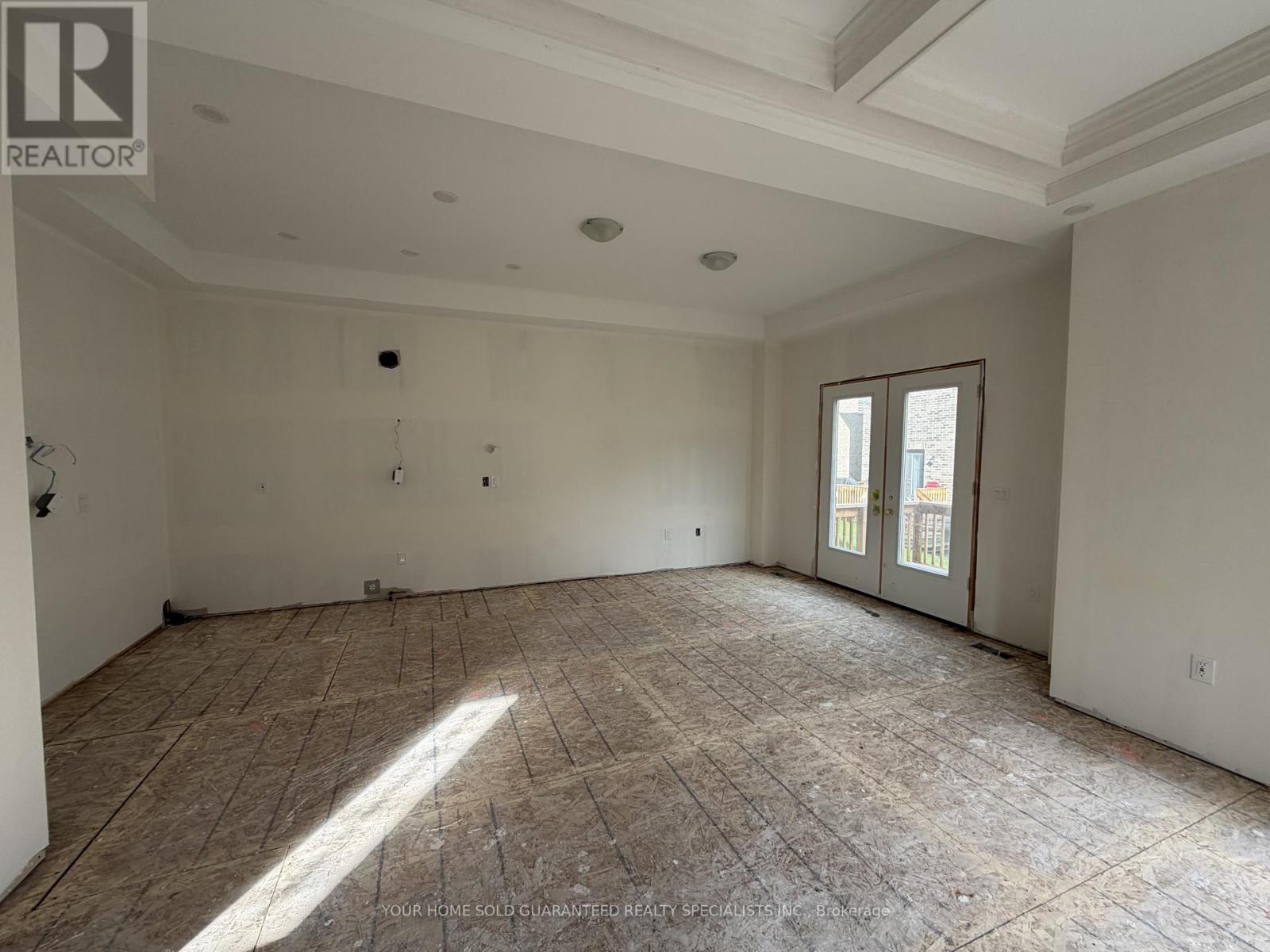 95 Calypso Avenue, Springwater, Ontario  L0L 1Y3 - Photo 7 - S12481546