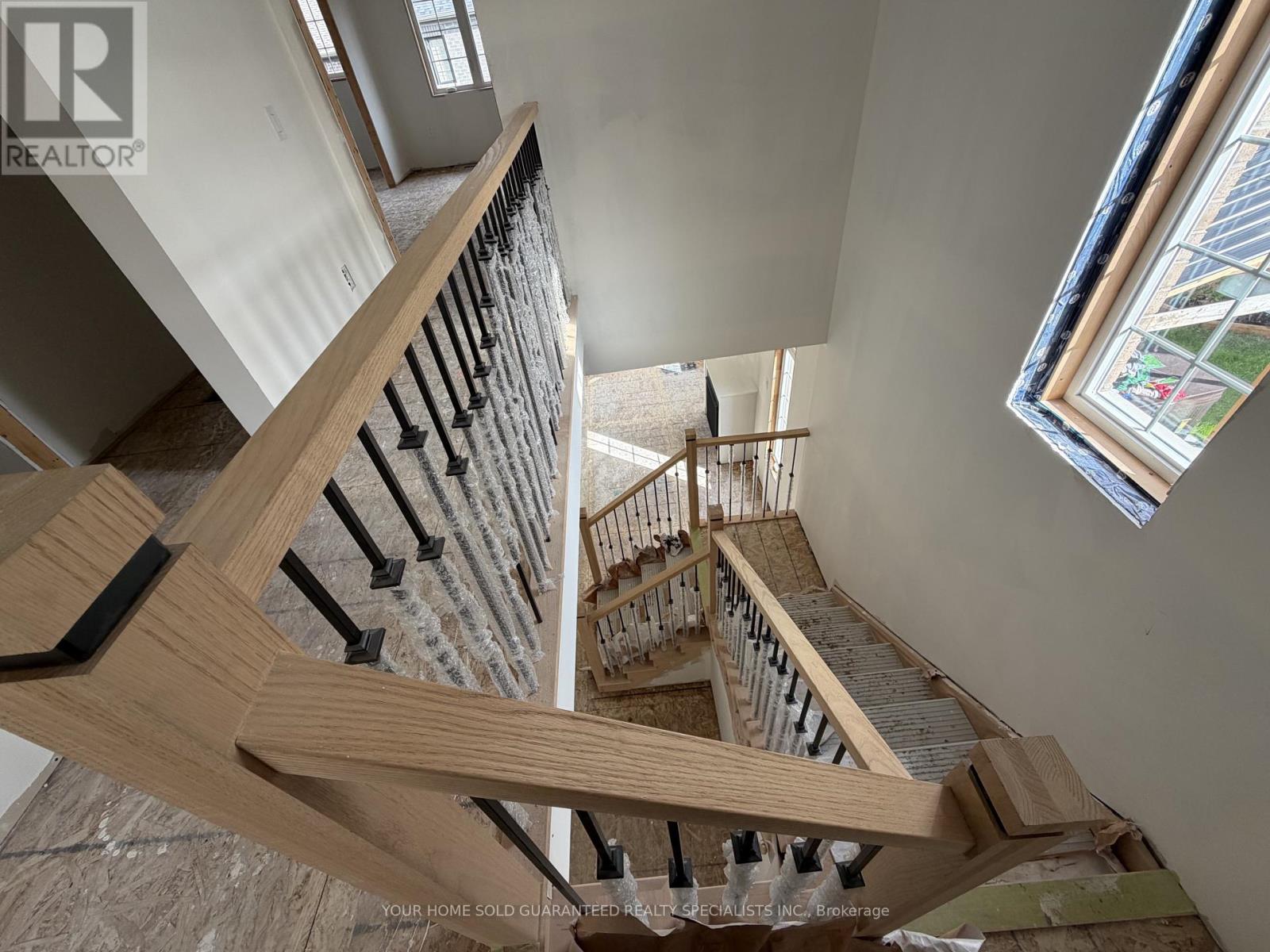 95 Calypso Avenue, Springwater, Ontario  L0L 1Y3 - Photo 8 - S12481546