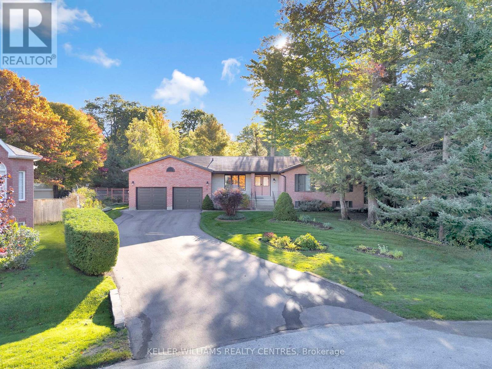 11 Birchmount Circle, Wasaga Beach, Ontario  L9Z 1H8 - Photo 1 - S12481555