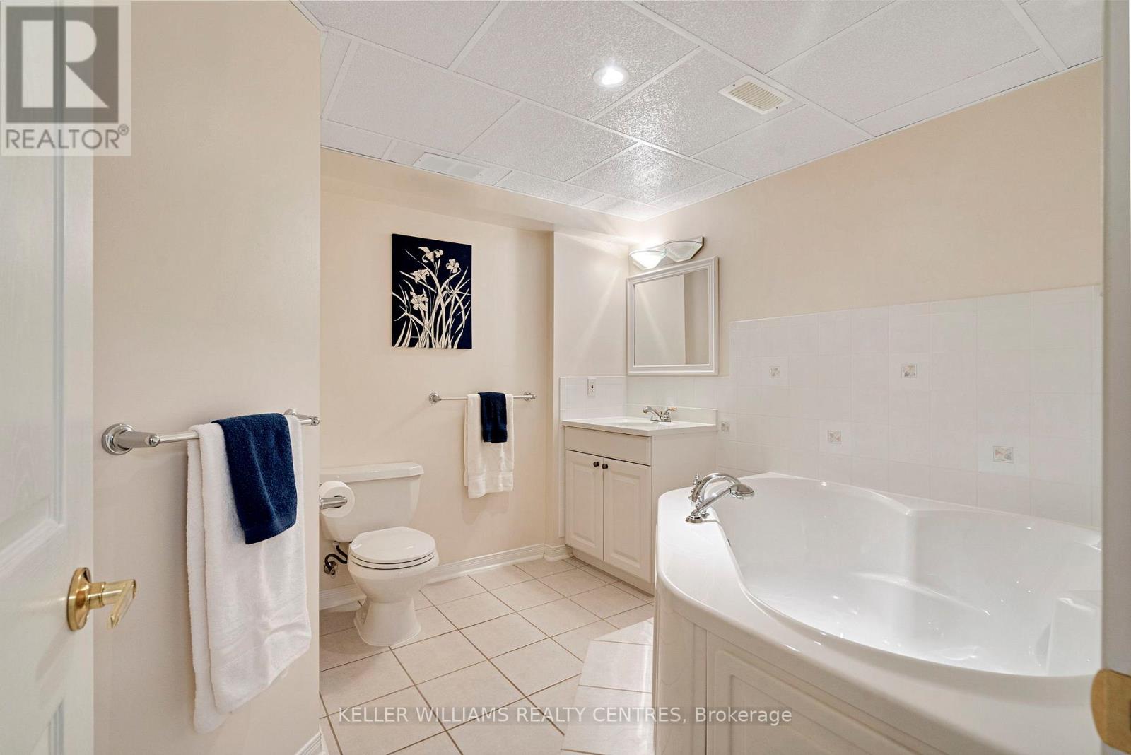 11 Birchmount Circle, Wasaga Beach, Ontario  L9Z 1H8 - Photo 40 - S12481555