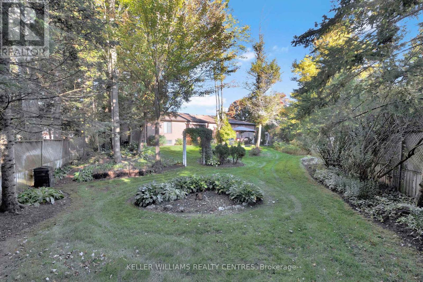 11 Birchmount Circle, Wasaga Beach, Ontario  L9Z 1H8 - Photo 9 - S12481555