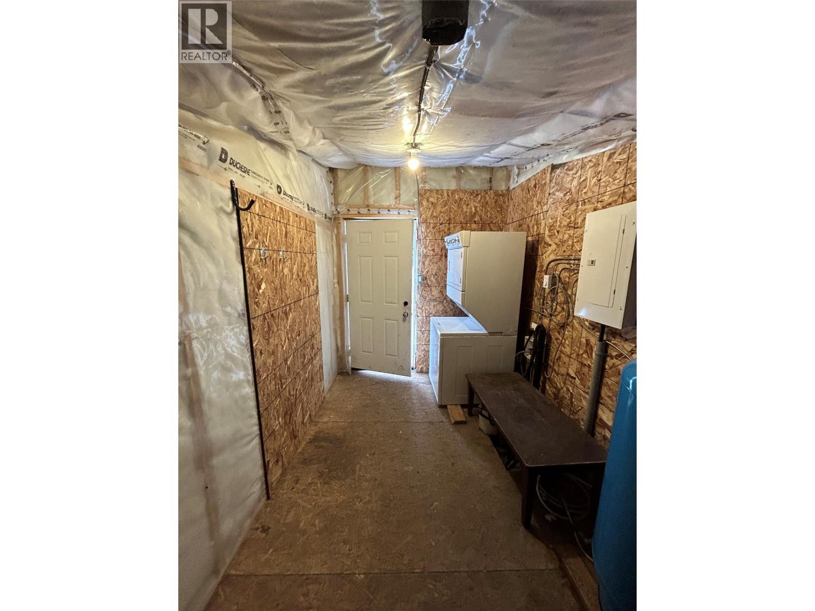 7065 Stubbs Road, Fernie, British Columbia  V0B 1M5 - Photo 11 - 10366638
