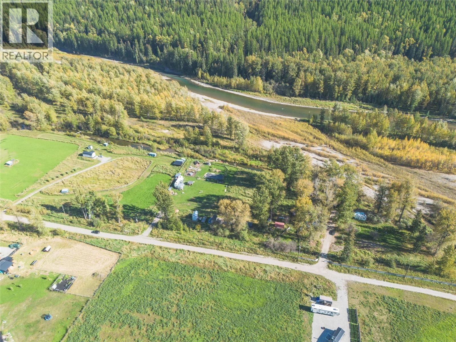7065 Stubbs Road, Fernie, British Columbia  V0B 1M5 - Photo 18 - 10366638