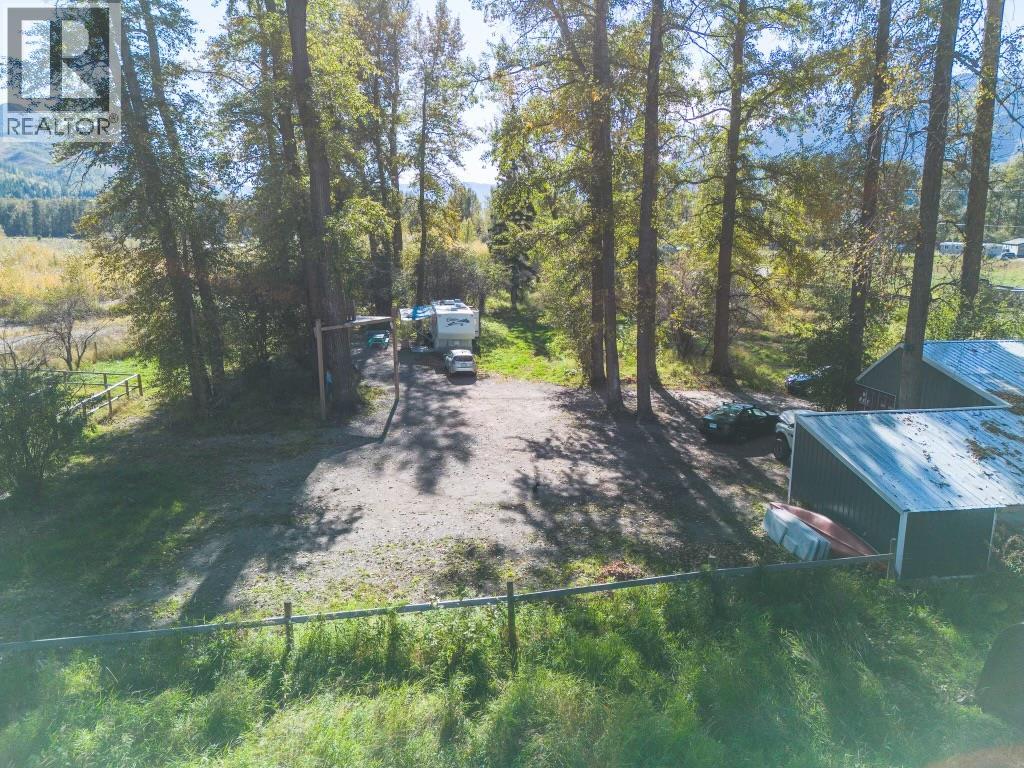 7065 Stubbs Road, Fernie, British Columbia  V0B 1M5 - Photo 4 - 10366638