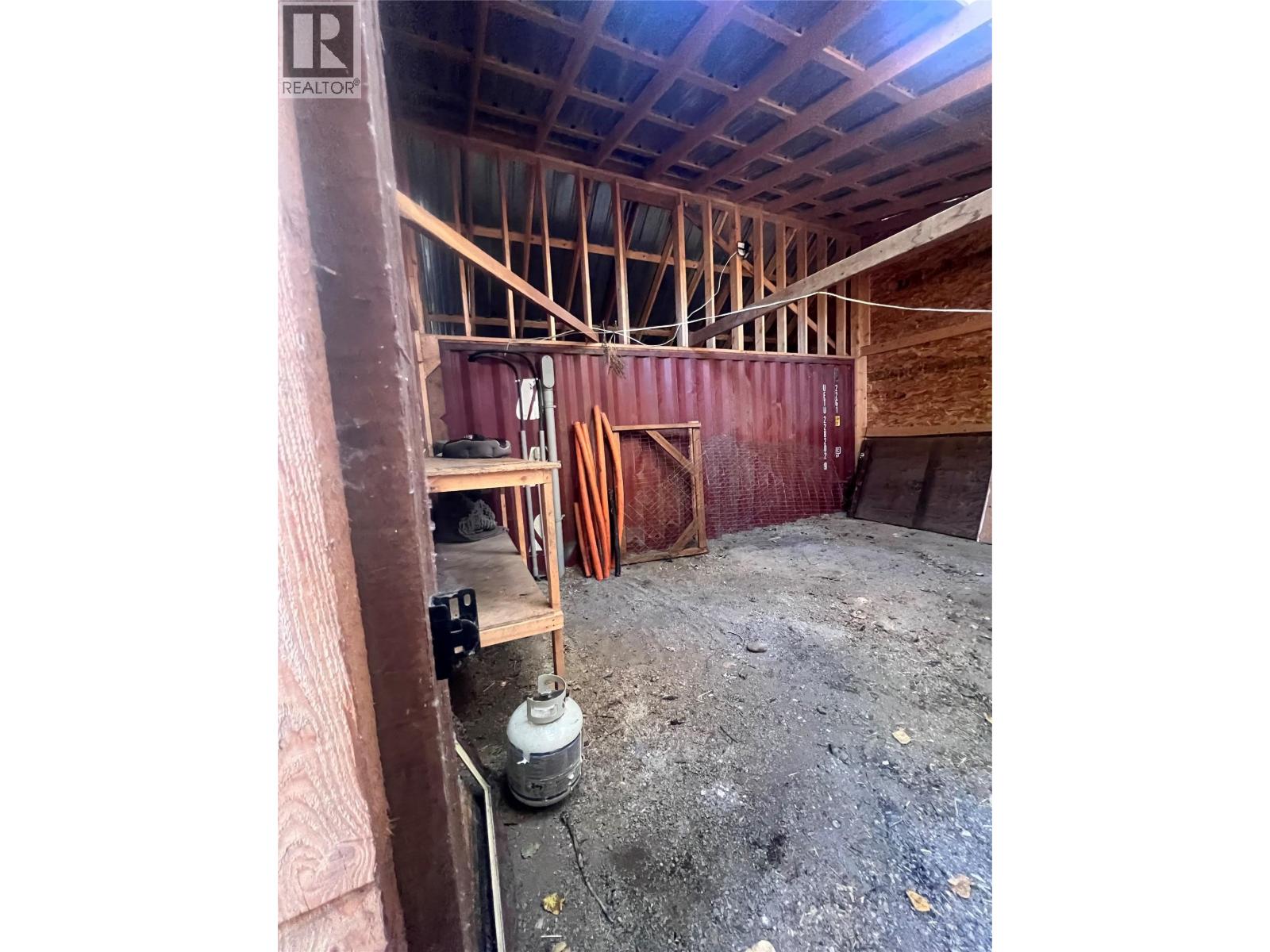 7065 Stubbs Road, Fernie, British Columbia  V0B 1M5 - Photo 6 - 10366638