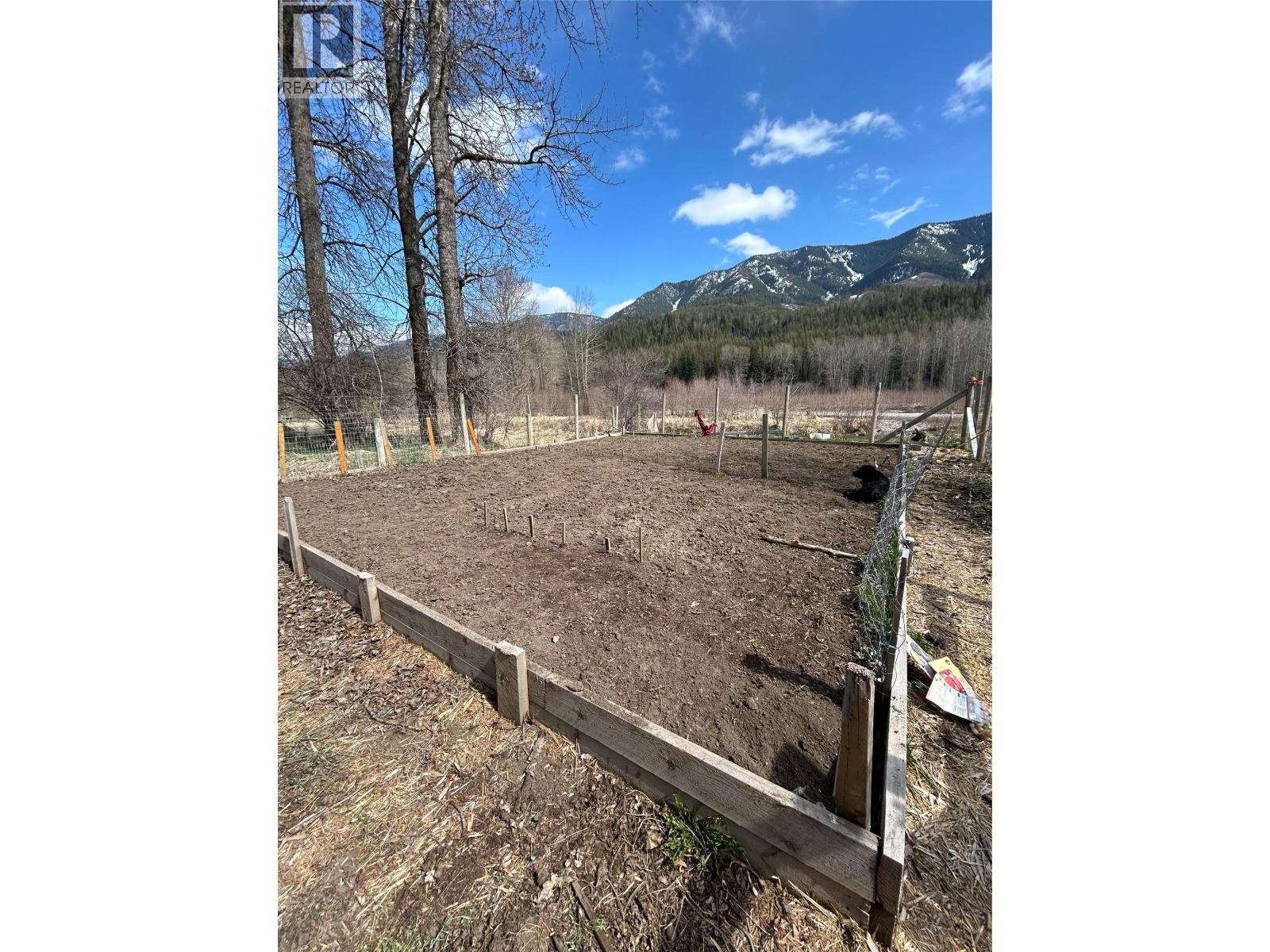 7065 Stubbs Road, Fernie, British Columbia  V0B 1M5 - Photo 9 - 10366638