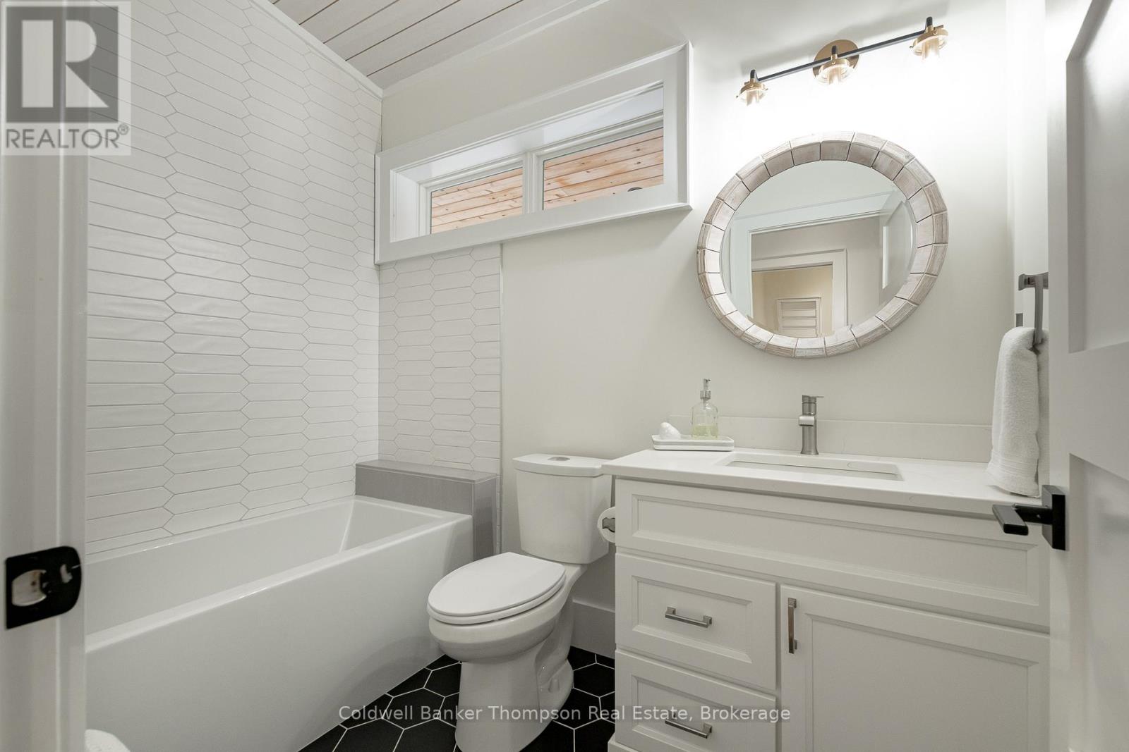 10 St George's Court, Huntsville, Ontario  P1H 1B1 - Photo 25 - X12481632