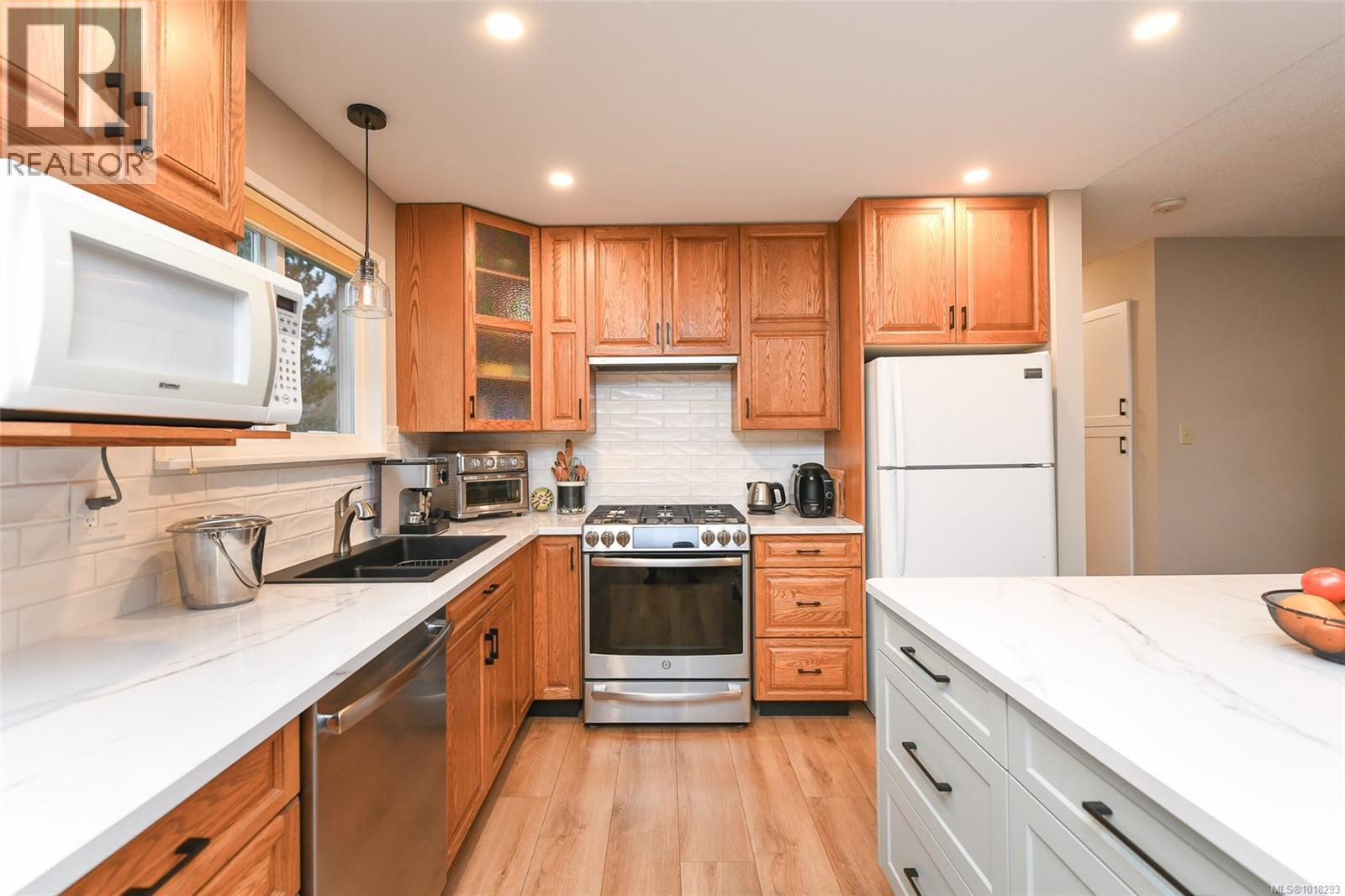 1710 Dingwall Rd, Courtenay, British Columbia  V9N 3S9 - Photo 11 - 1018293