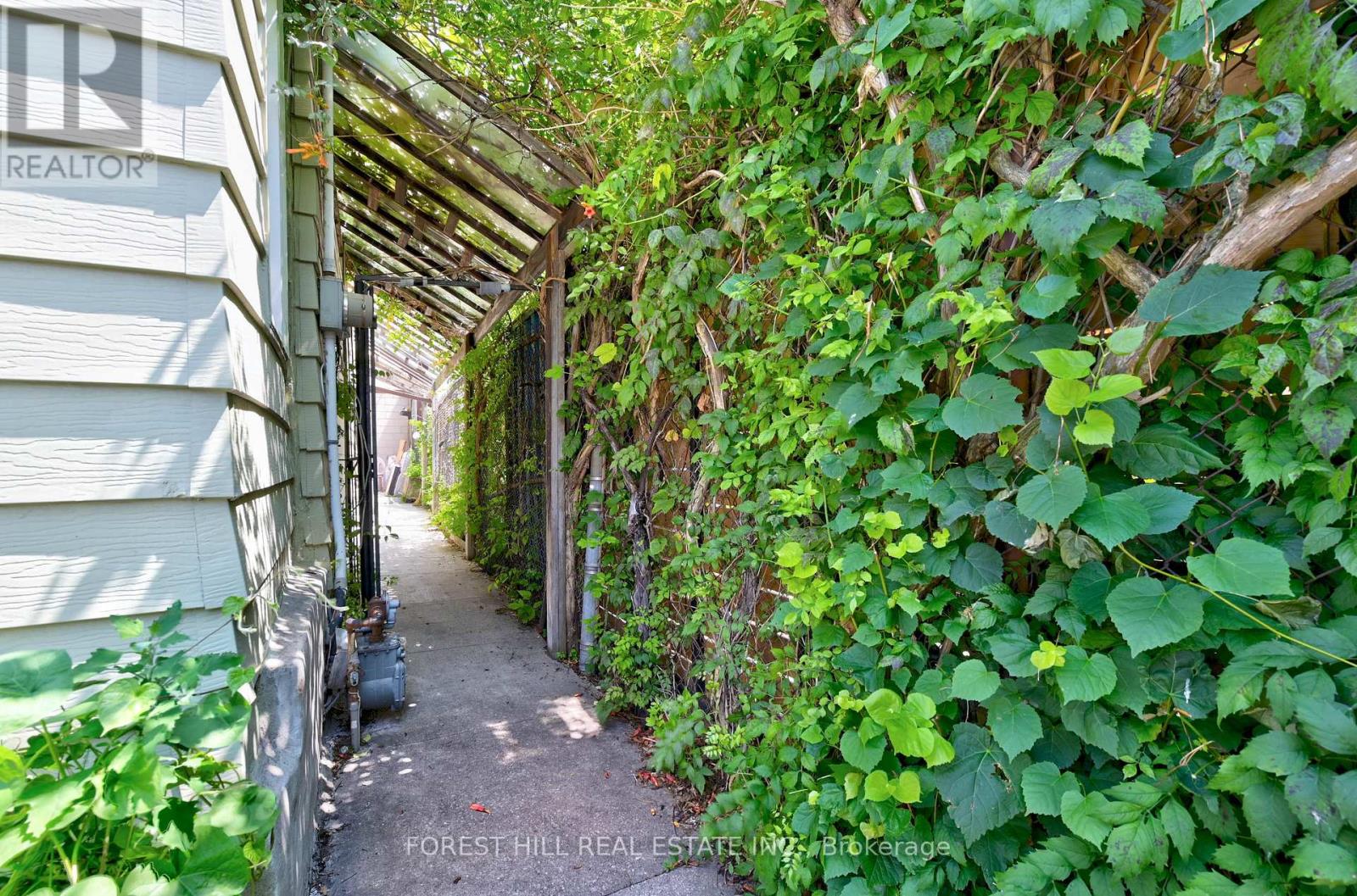 325 Westmoreland Avenue N, Toronto, Ontario  M6H 3A6 - Photo 19 - W12481564