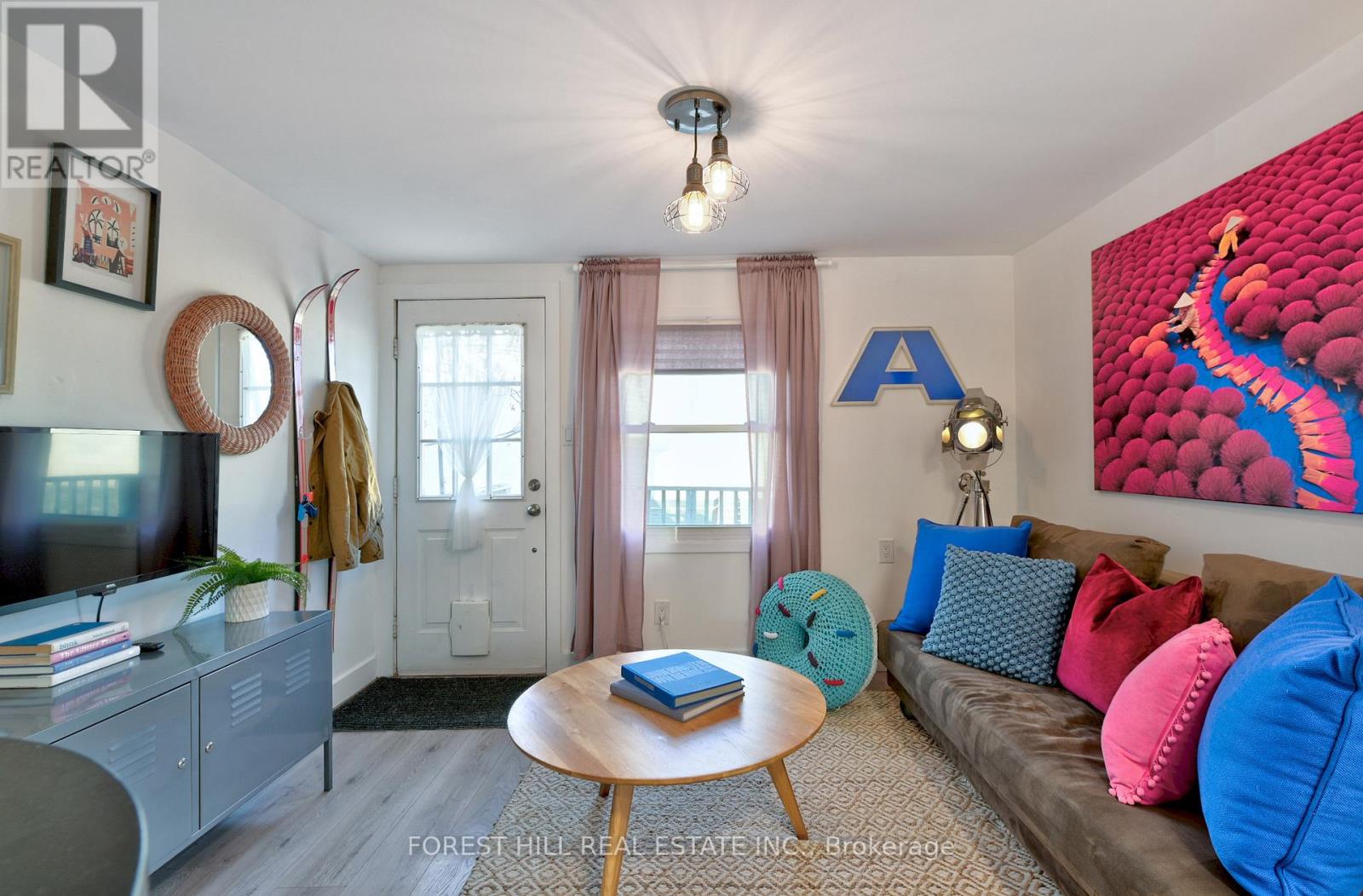 325 Westmoreland Avenue N, Toronto, Ontario  M6H 3A6 - Photo 9 - W12481564