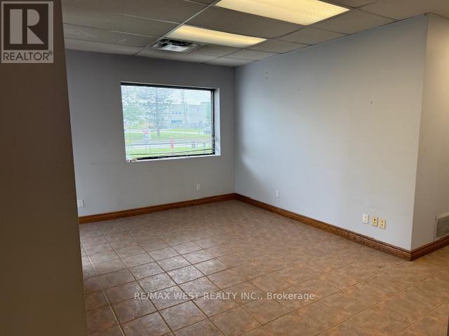 2 - 69 Healey Road, Caledon, Ontario  L7E 5A4 - Photo 4 - W12481571