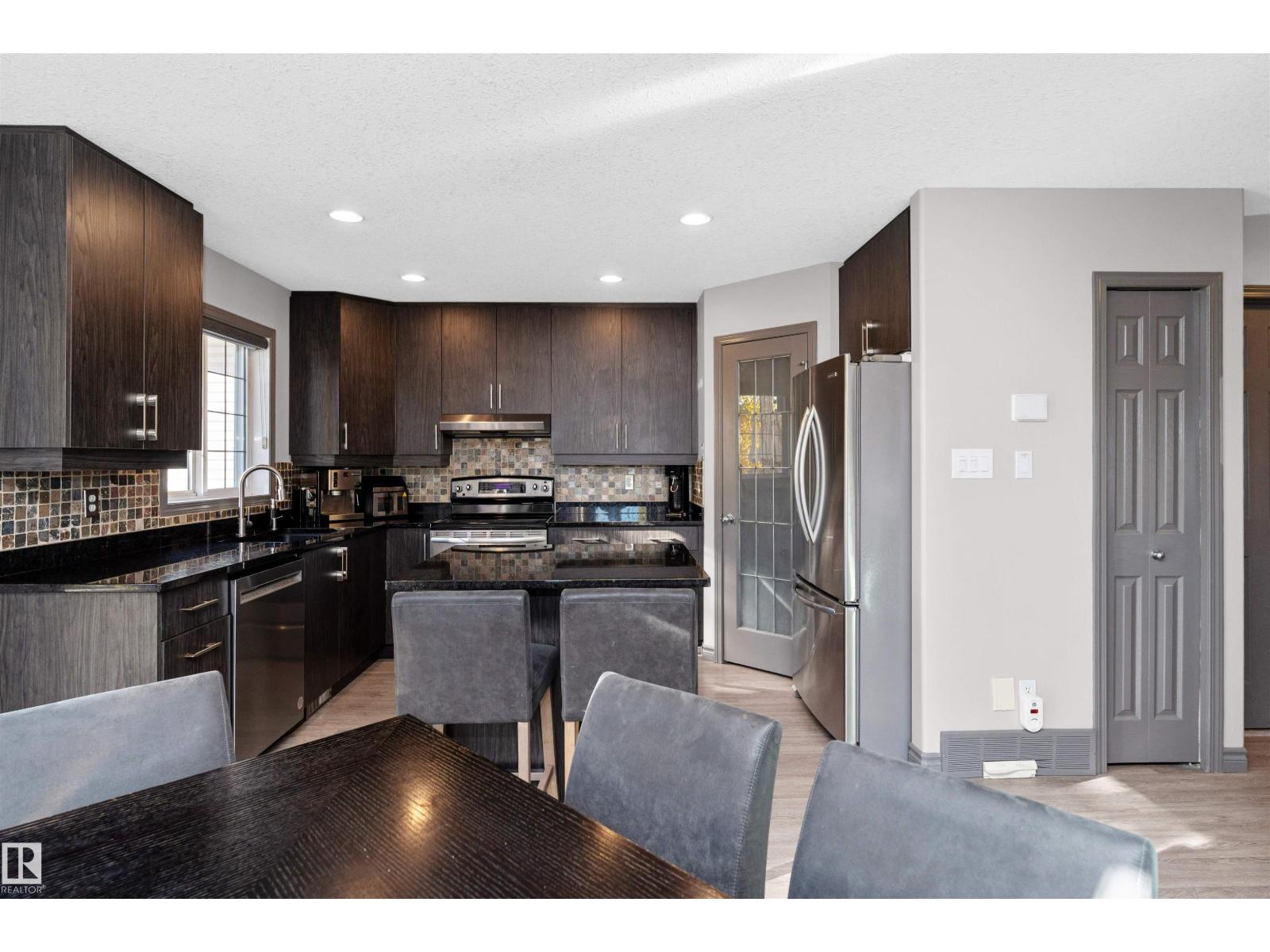 1017 Leger Bv Nw, Edmonton, Alberta  T6R 2T1 - Photo 11 - E4463458