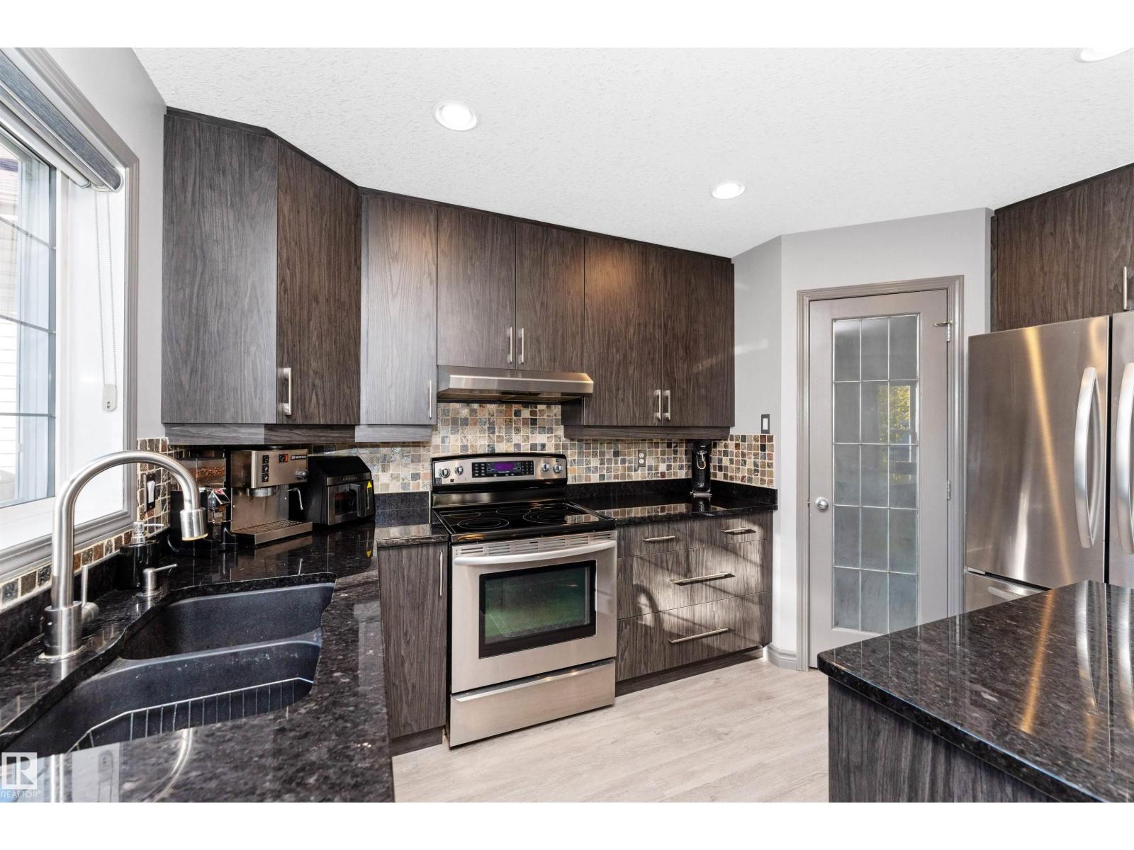 1017 Leger Bv Nw, Edmonton, Alberta  T6R 2T1 - Photo 15 - E4463458