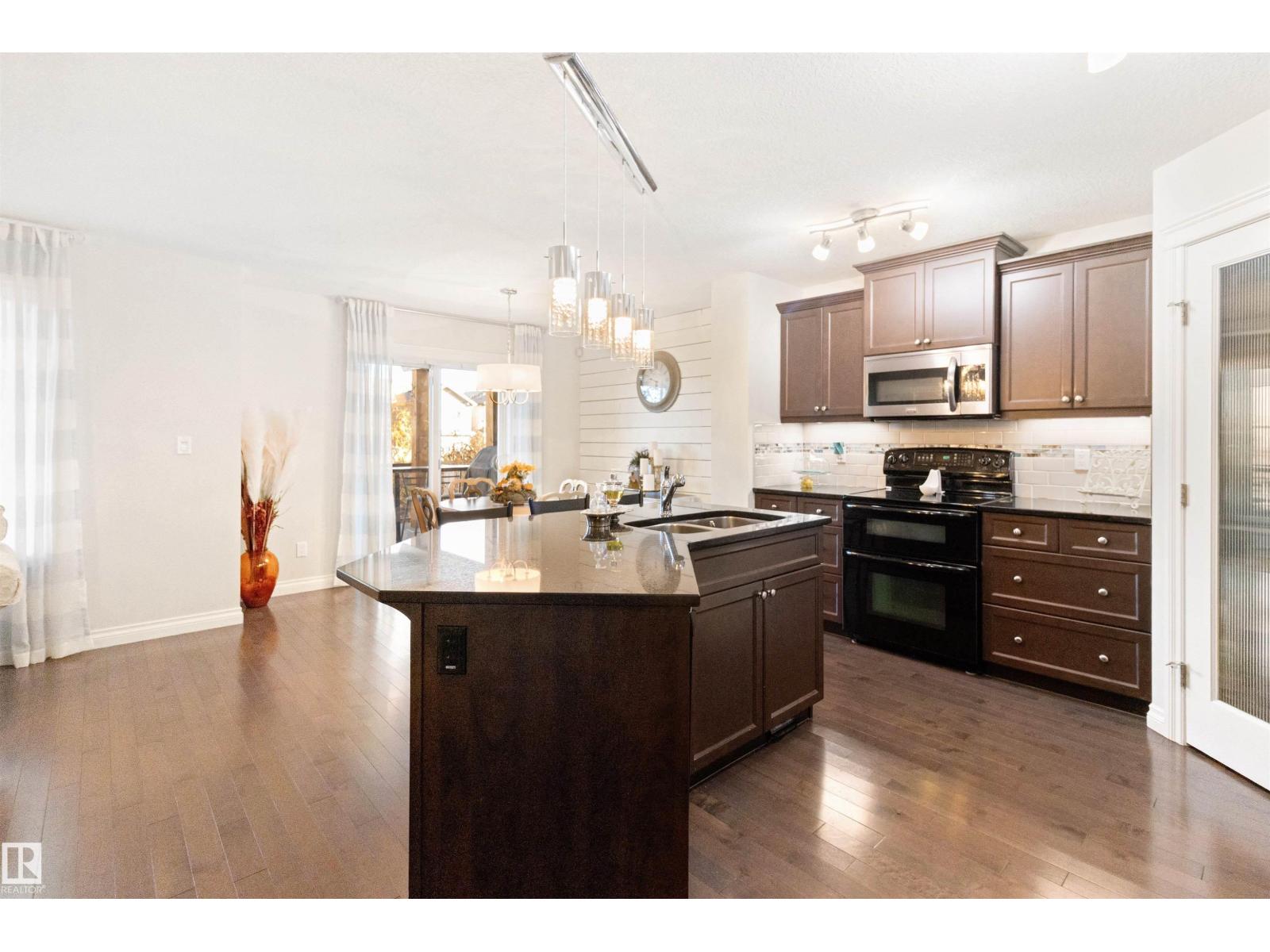 17604 10 Av Sw, Edmonton, Alberta  T6W 1Z8 - Photo 5 - E4463460