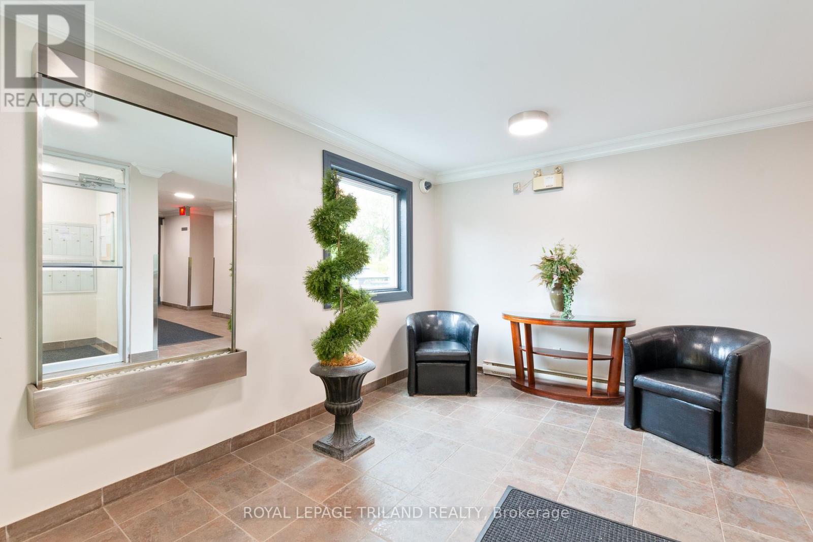 404 - 570 William Street, London East, Ontario  N6B 3E9 - Photo 5 - X12481615