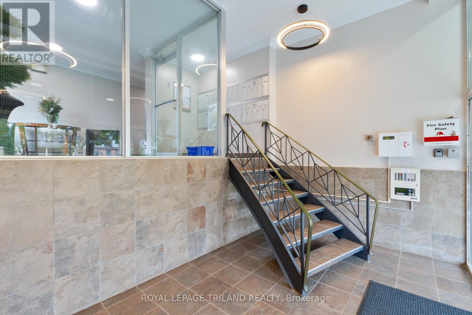 404 - 570 William Street, London East, Ontario  N6B 3E9 - Photo 6 - X12481615