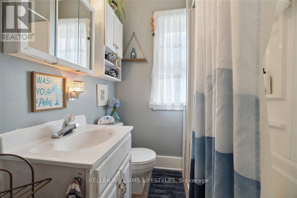 356 Exmouth Street, Sarnia, Ontario  N7T 5N6 - Photo 13 - X12481634