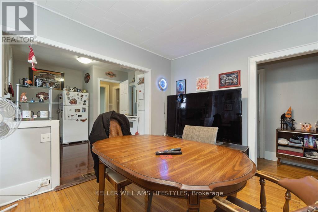 356 Exmouth Street, Sarnia, Ontario  N7T 5N6 - Photo 8 - X12481634