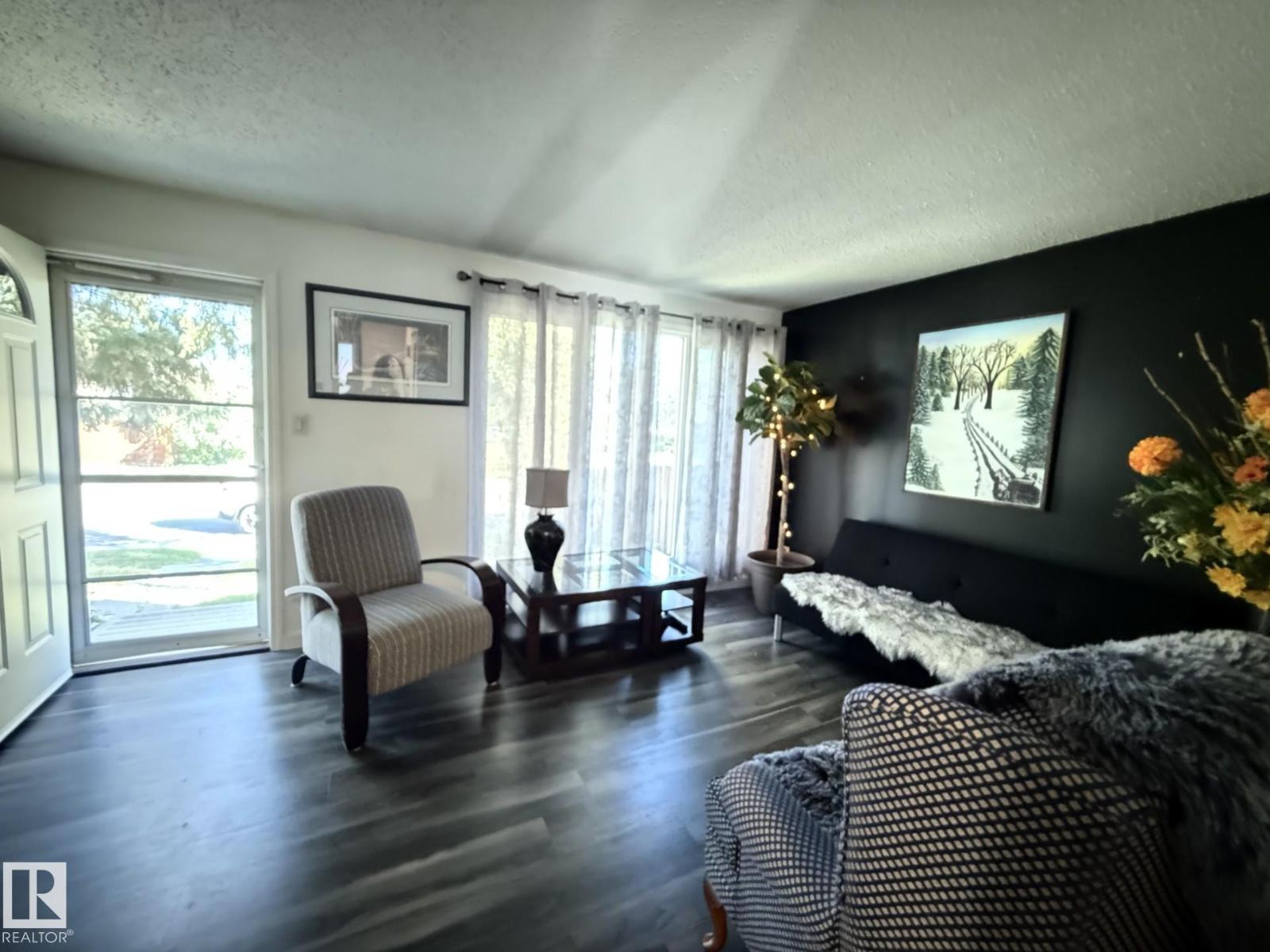 3127 109 St Nw, Edmonton, Alberta  T6J 3E6 - Photo 2 - E4463370