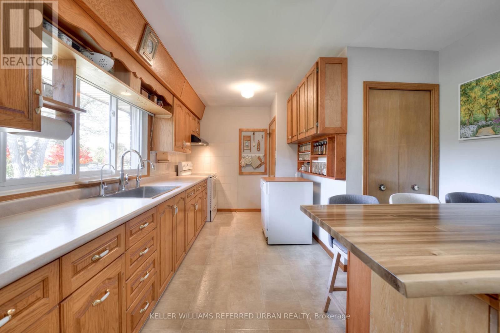 256 Erb Street, Cambridge, Ontario  N3H 4G3 - Photo 10 - X12481544