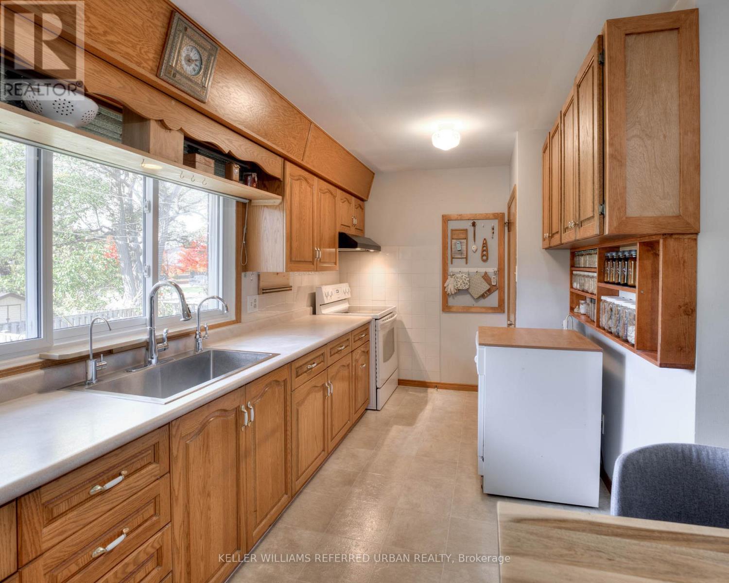 256 Erb Street, Cambridge, Ontario  N3H 4G3 - Photo 11 - X12481544