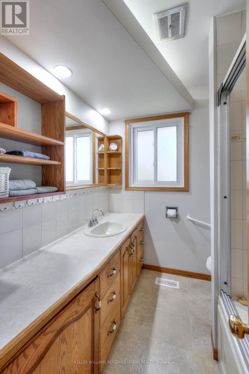 256 Erb Street, Cambridge, Ontario  N3H 4G3 - Photo 14 - X12481544