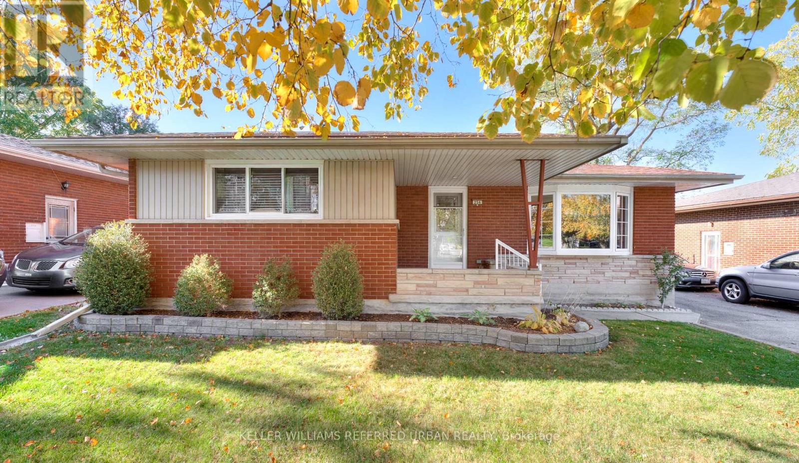256 Erb Street, Cambridge, Ontario  N3H 4G3 - Photo 2 - X12481544