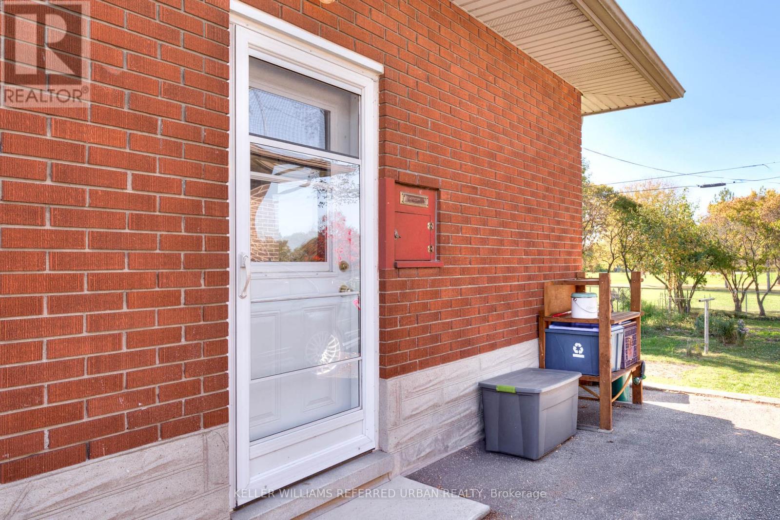 256 Erb Street, Cambridge, Ontario  N3H 4G3 - Photo 4 - X12481544