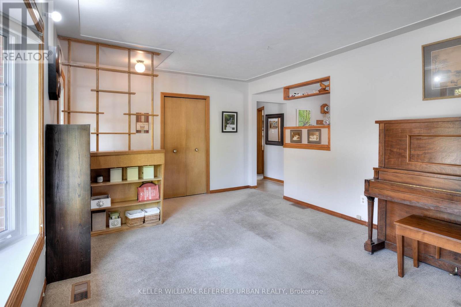 256 Erb Street, Cambridge, Ontario  N3H 4G3 - Photo 8 - X12481544