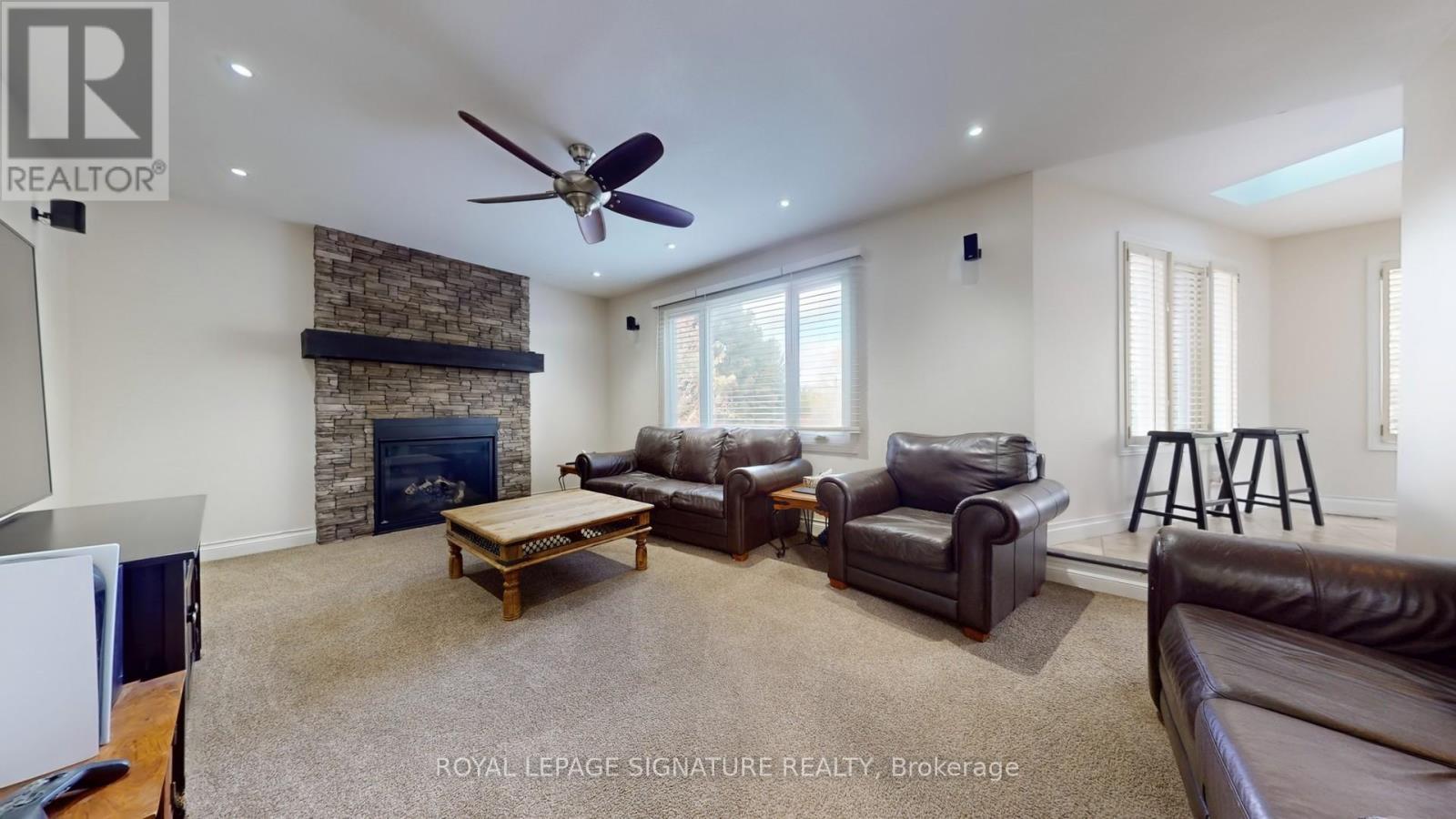 16 Mollison Court, Guelph, Ontario  N1C 1A7 - Photo 3 - X12481554