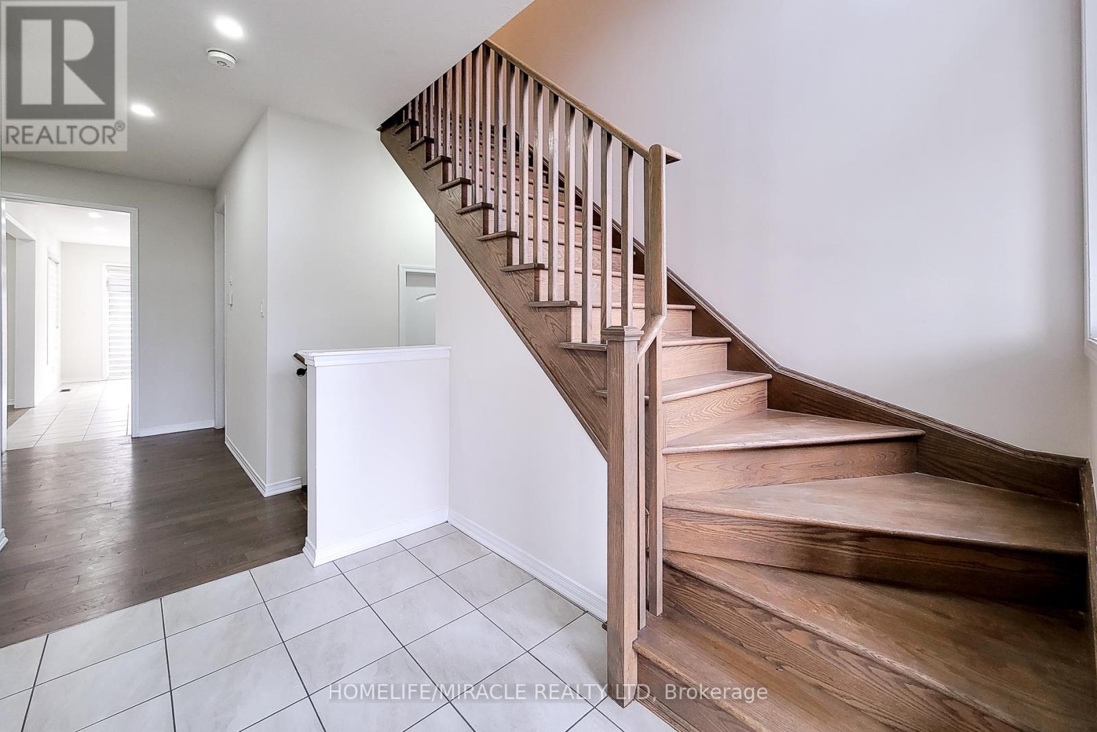 63 Magdalena Street, Hamilton, Ontario  L8J 0M3 - Photo 11 - X12481569