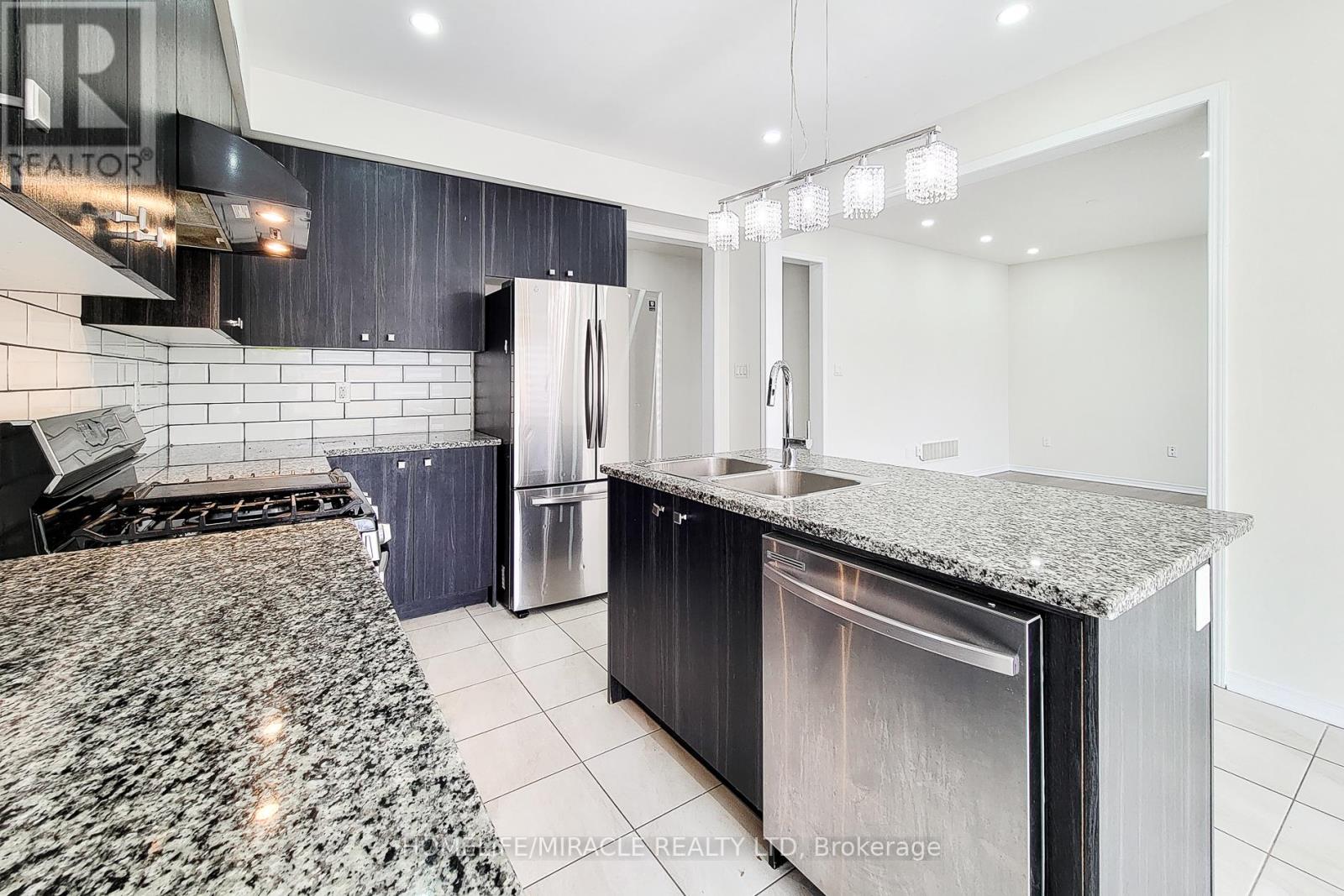 63 Magdalena Street, Hamilton, Ontario  L8J 0M3 - Photo 18 - X12481569