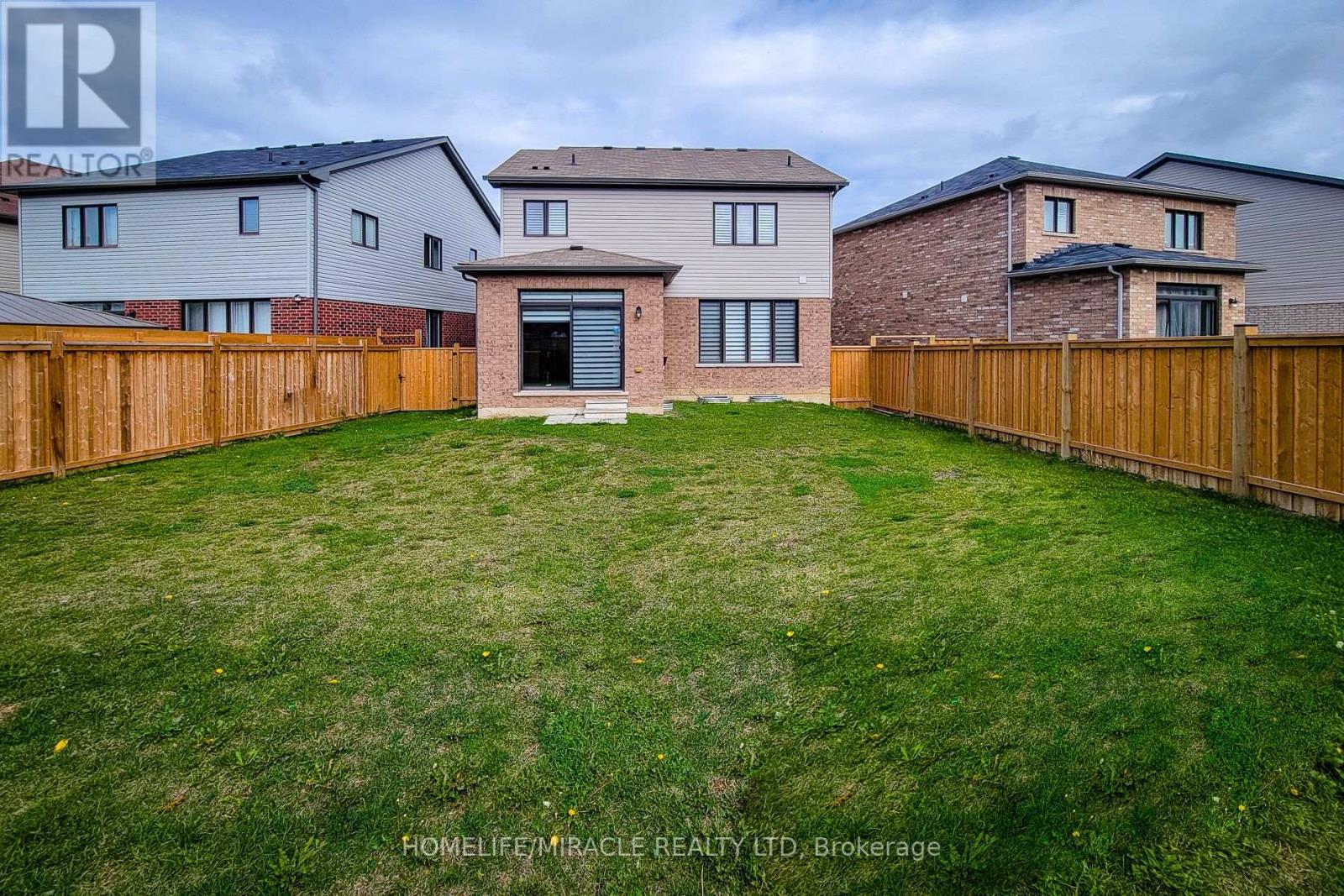 63 Magdalena Street, Hamilton, Ontario  L8J 0M3 - Photo 5 - X12481569