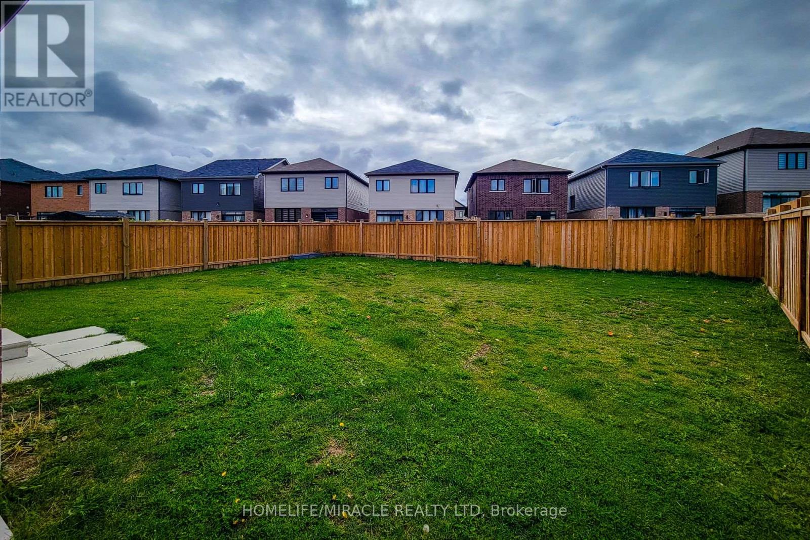 63 Magdalena Street, Hamilton, Ontario  L8J 0M3 - Photo 7 - X12481569