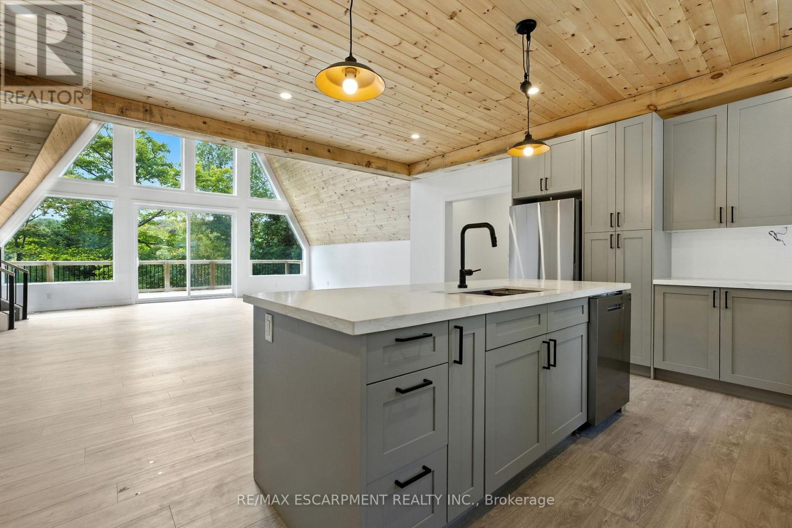 1295 Wenona Lake Road, Dysart Et Al, Ontario  K0M 1S0 - Photo 10 - X12481576