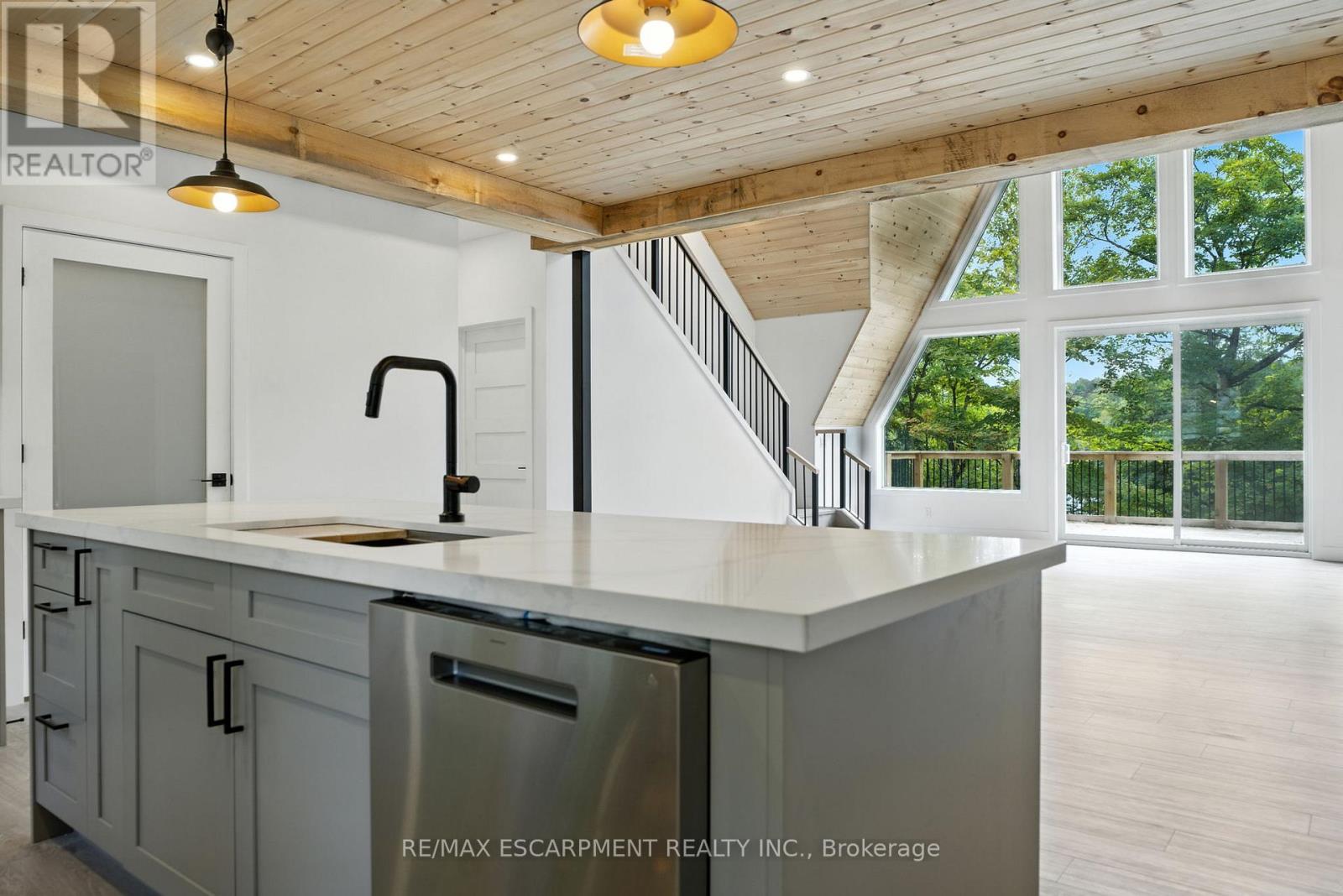 1295 Wenona Lake Road, Dysart Et Al, Ontario  K0M 1S0 - Photo 17 - X12481576