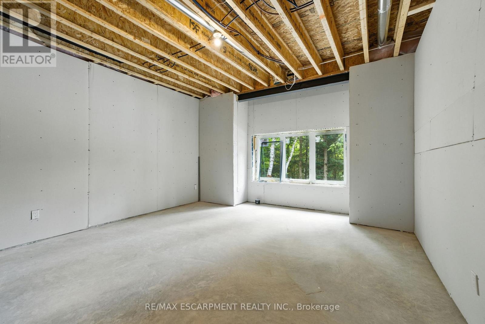 1295 Wenona Lake Road, Dysart Et Al, Ontario  K0M 1S0 - Photo 43 - X12481576