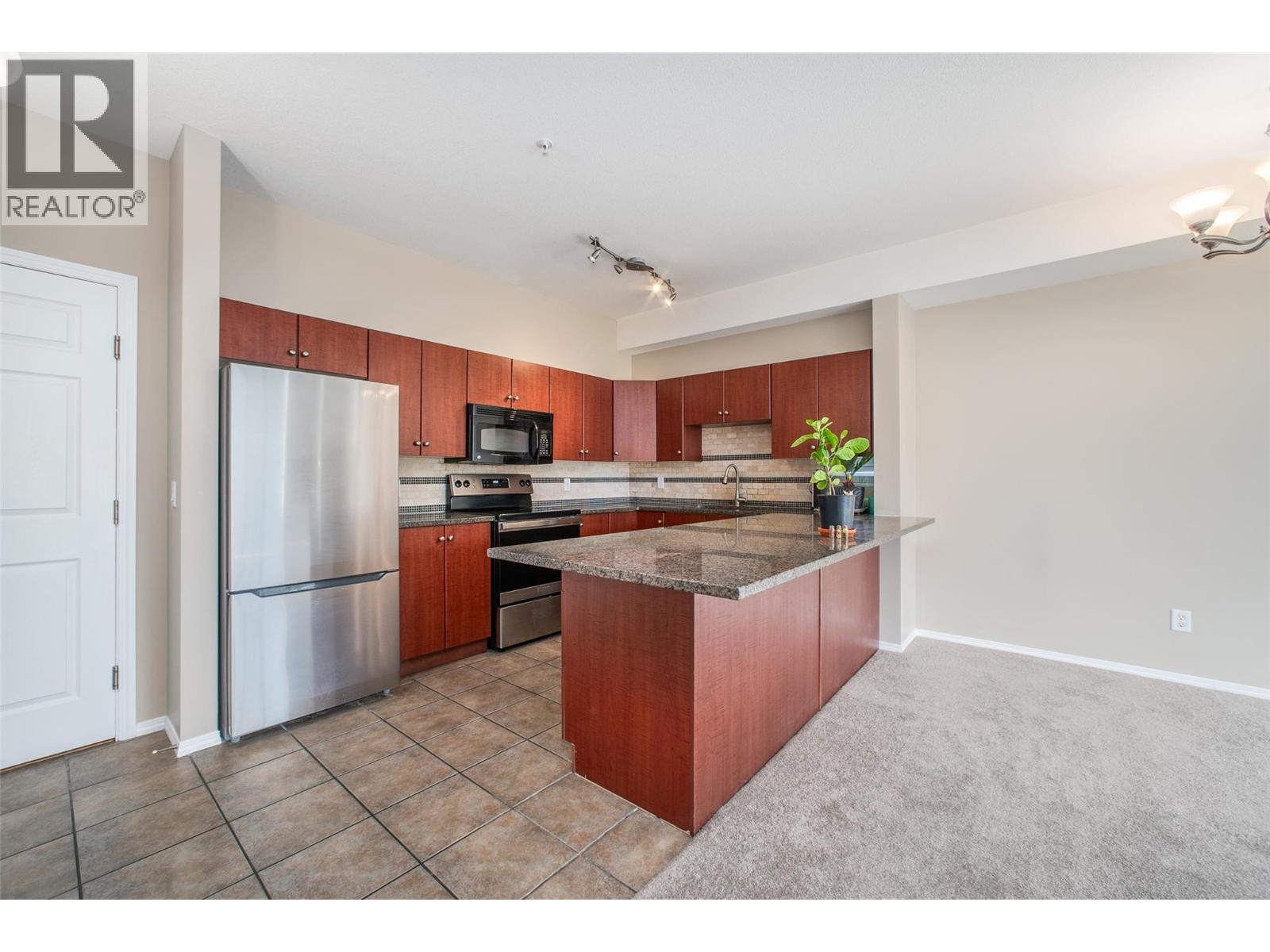 1875 Country Club Drive Unit# 1514, Kelowna, British Columbia  V1V 2W7 - Photo 2 - 10366525