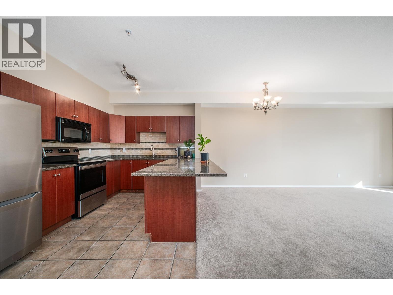 1875 Country Club Drive Unit# 1514, Kelowna, British Columbia  V1V 2W7 - Photo 3 - 10366525